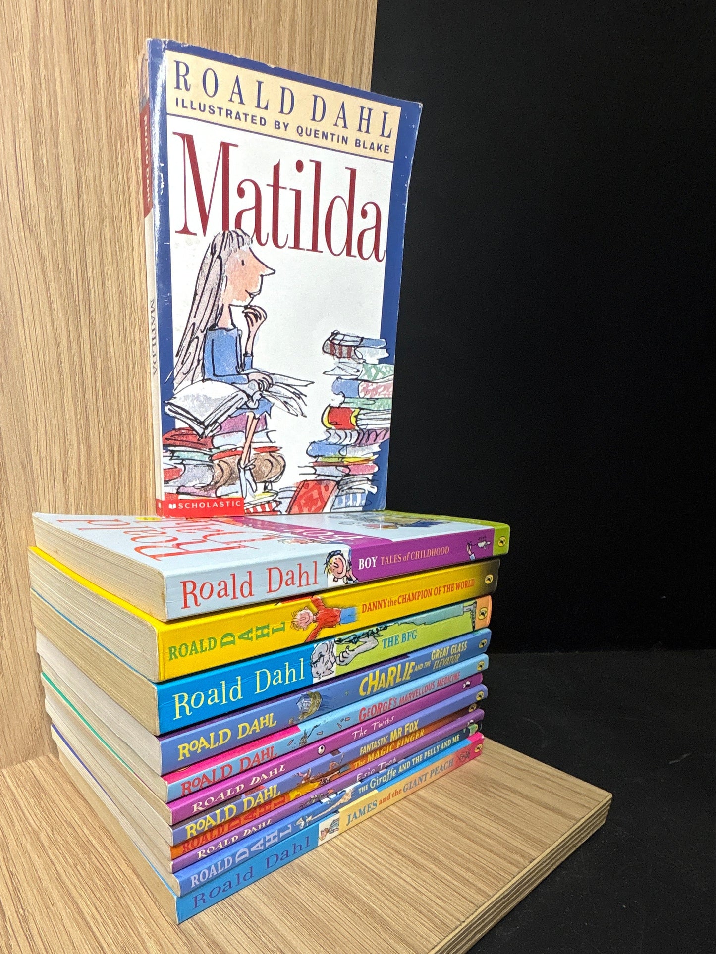 DAHL, Roald - Bundle of 12 Standalone Titles (Min. good condition)