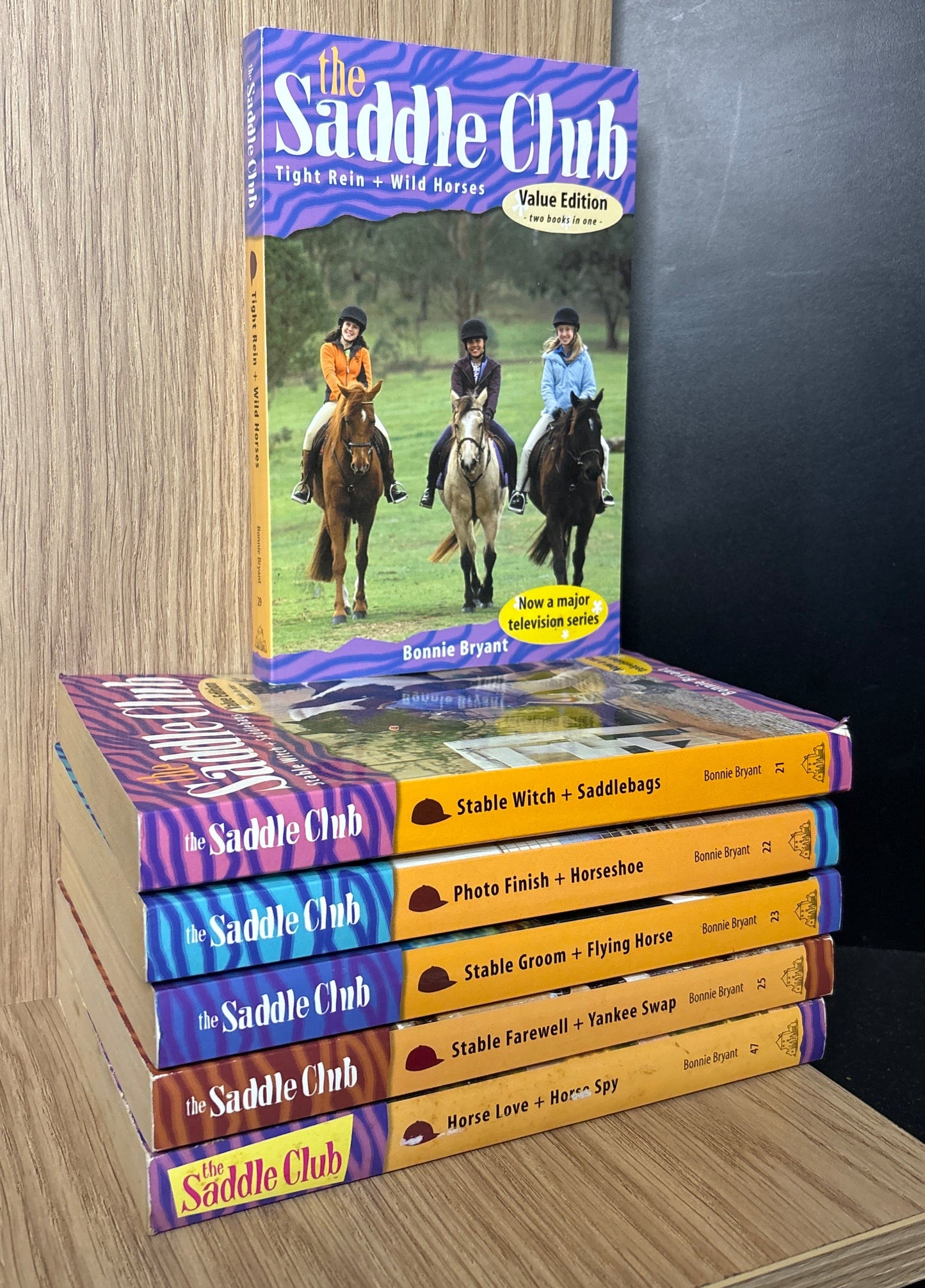BRYANT, Bonnie - Bundle of 6 Saddle Club Titles (Min. fair condition)