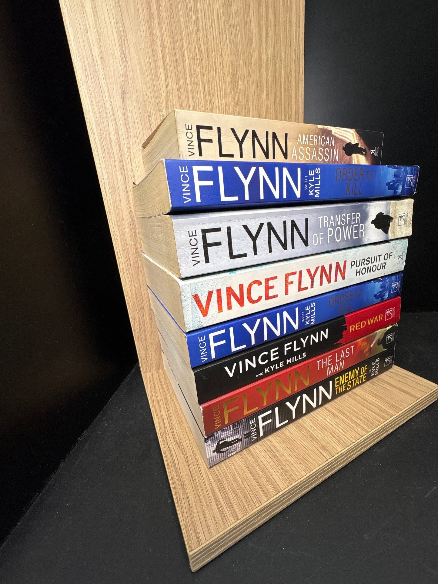 FLYNN, Vince: 'Mitch Rapp' Series - Bundle of 8 Assorted Titles (Min. good condition)