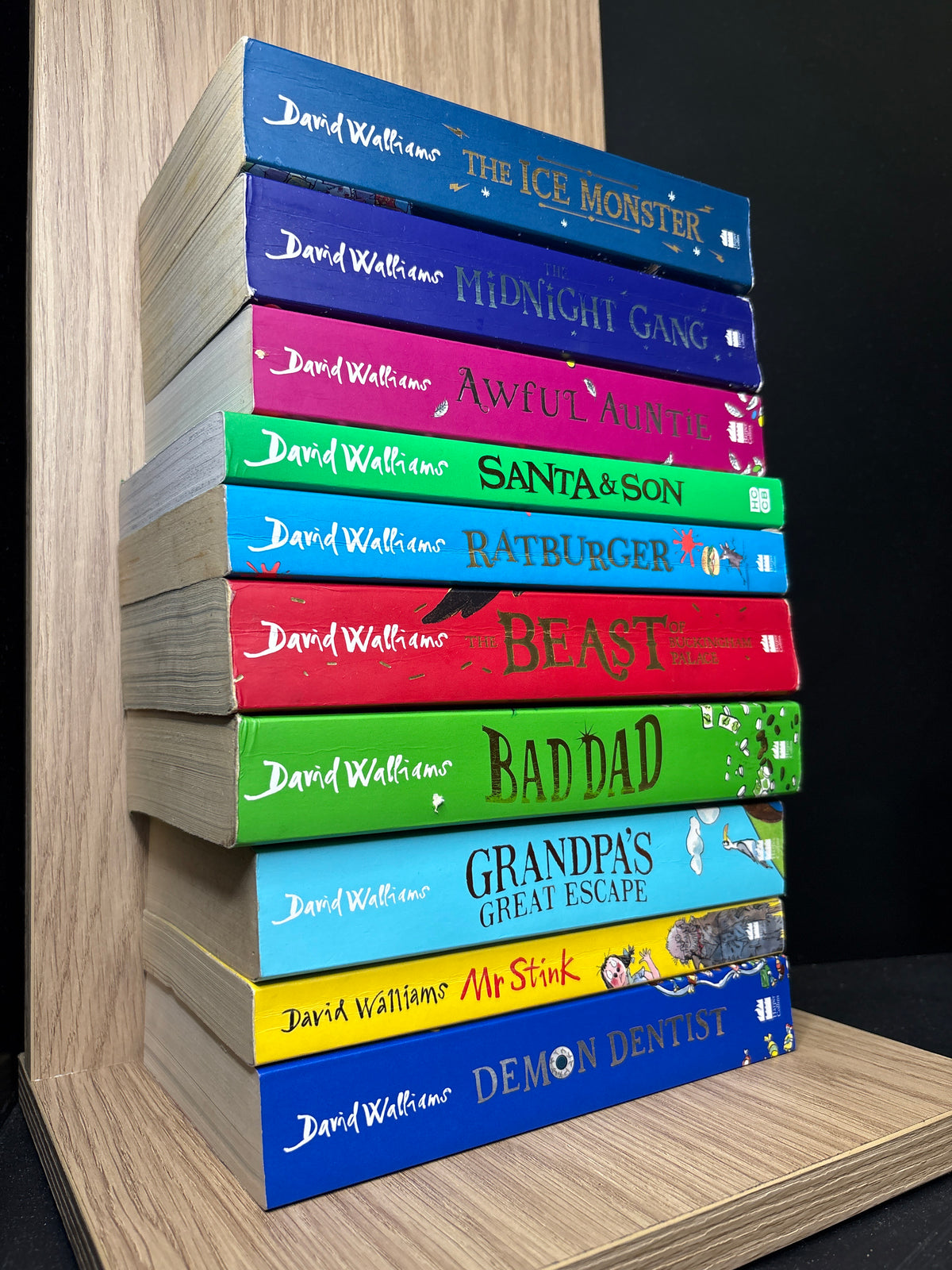 WALLIAMS, David Assorted Standalone Titles Bundle of 10 (Min. good condition)