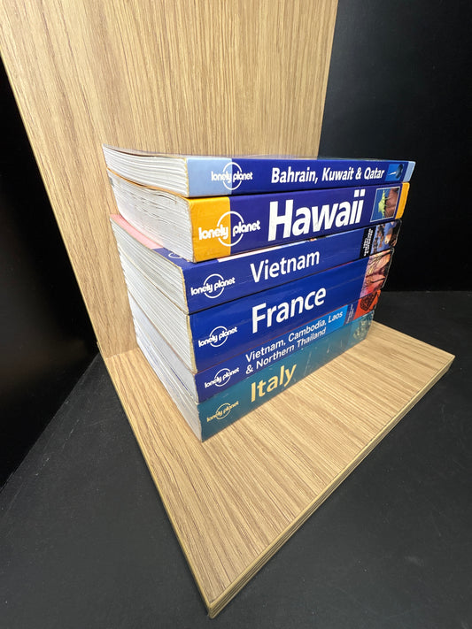 LONELY PLANET - Bundle of 6 - Assorted Travel Guides (Min. fair condition)
