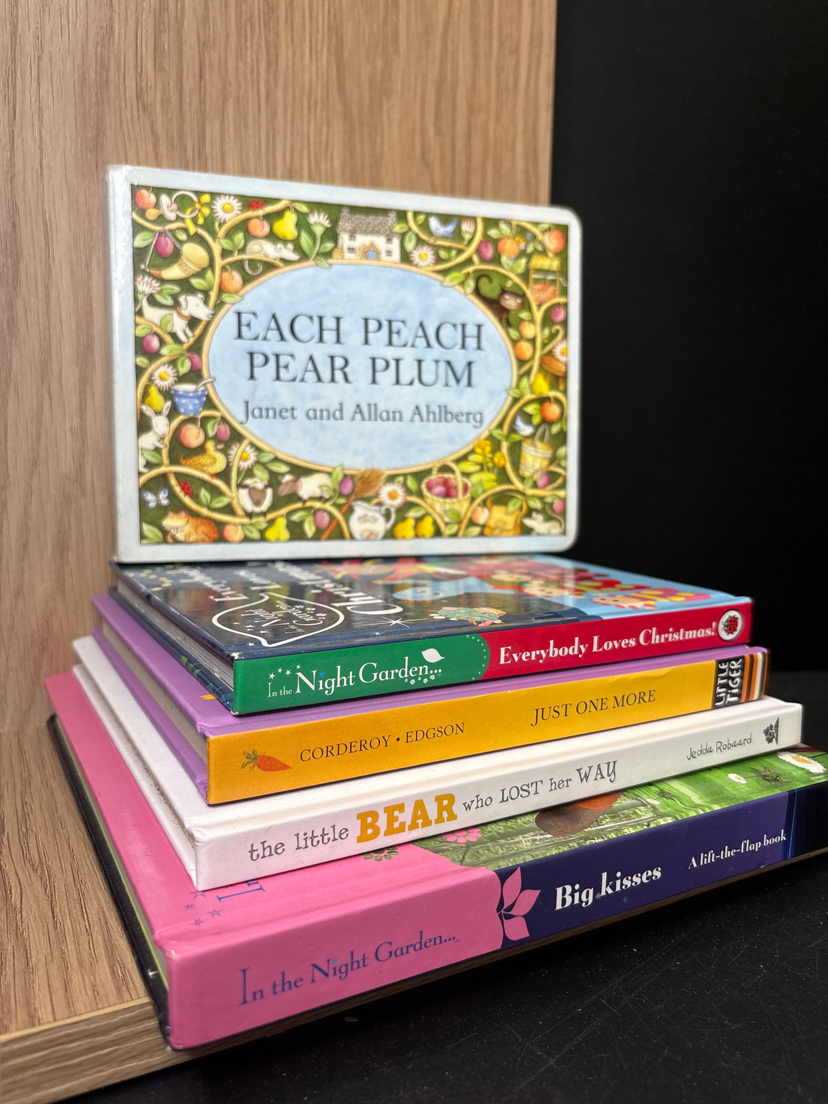 KIDS BOARD BOOKS Assorted Standalone Titles Various Authors Bundle of 5 (Min. fair condition)