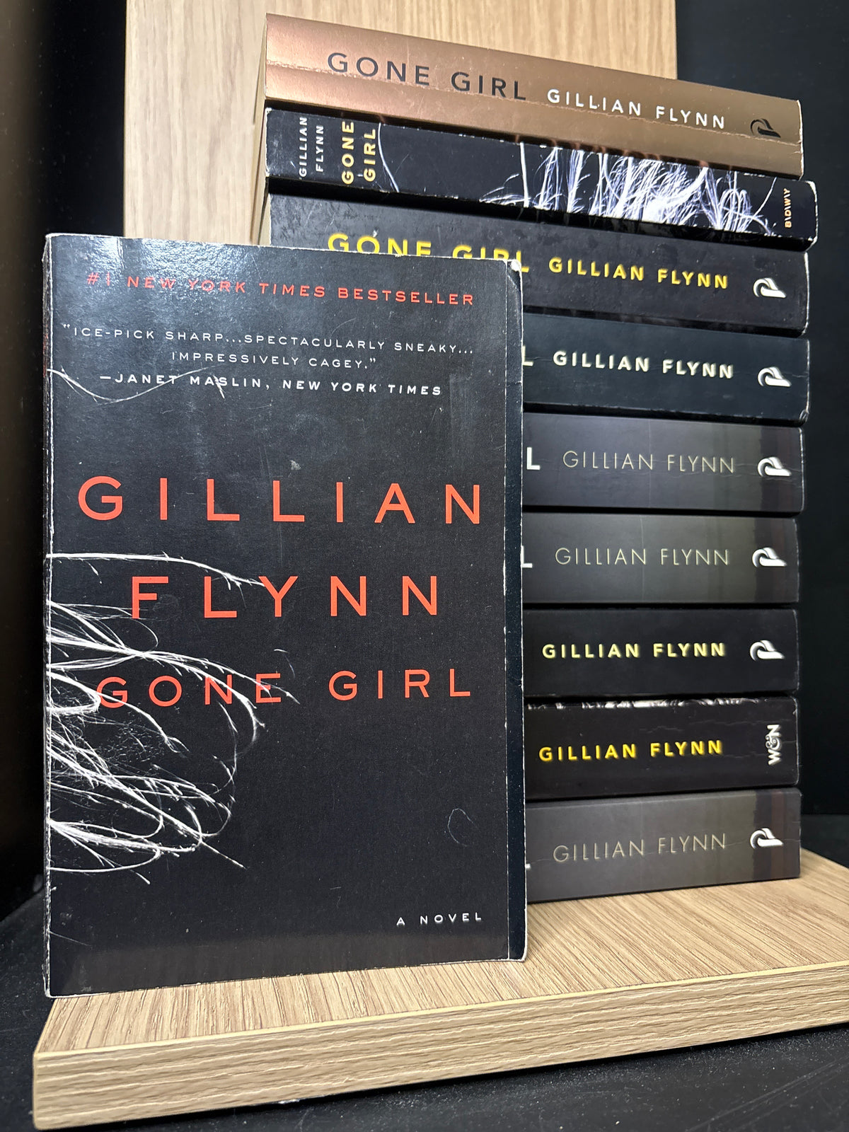Book Club 10 Pack: FLYNN, Gillian 'Gone Girl' Paperback Medium Copies (Min Condition: fair)