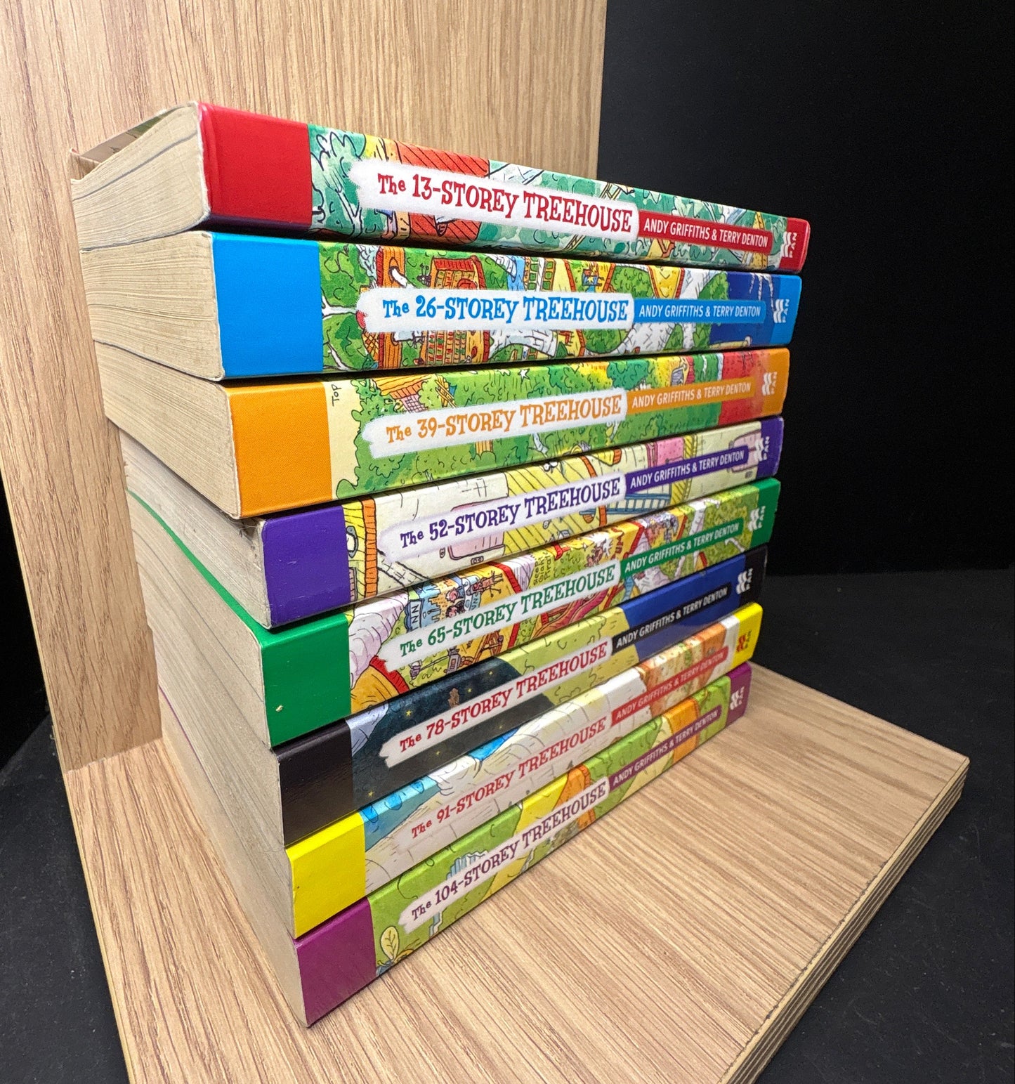 GRIFFITHS, Andy: 'Treehouse Series' Bundle of 8 Titles: #1-8 (Min good condition)