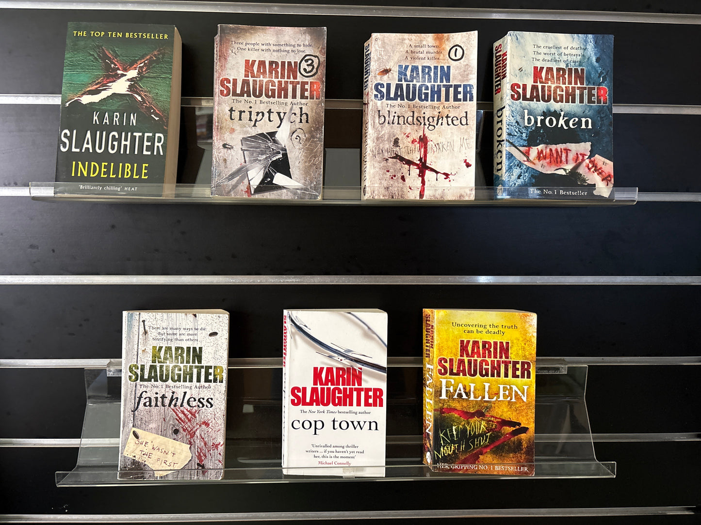 SLAUGHTER, Karin - Bundle of 7 - Assorted Titles from Various Series (Min. fair condition)