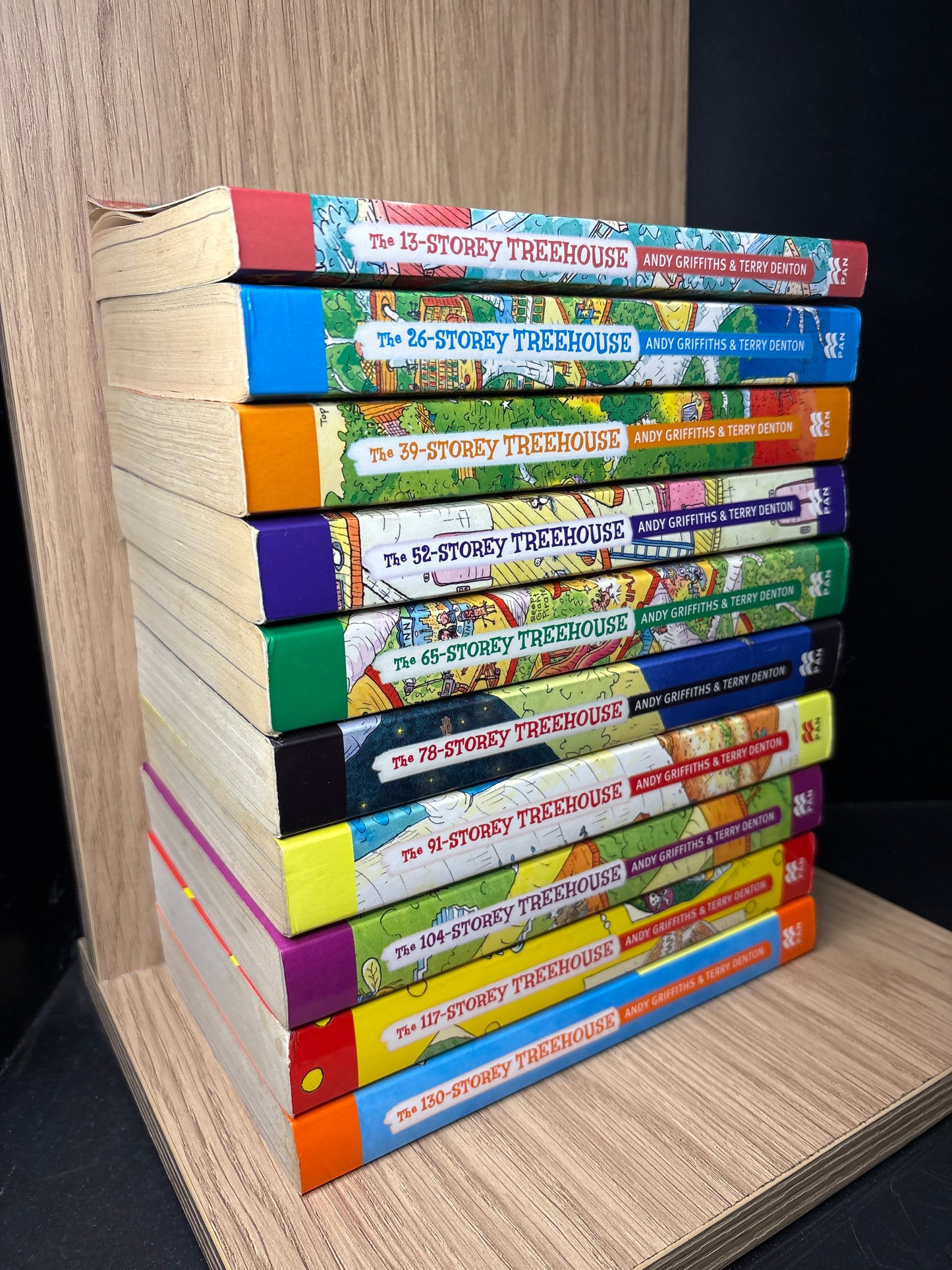GRIFFITHS, Andy 'Treehouse Series Assorted Titles Bundle of 10 (Min. fair condition)