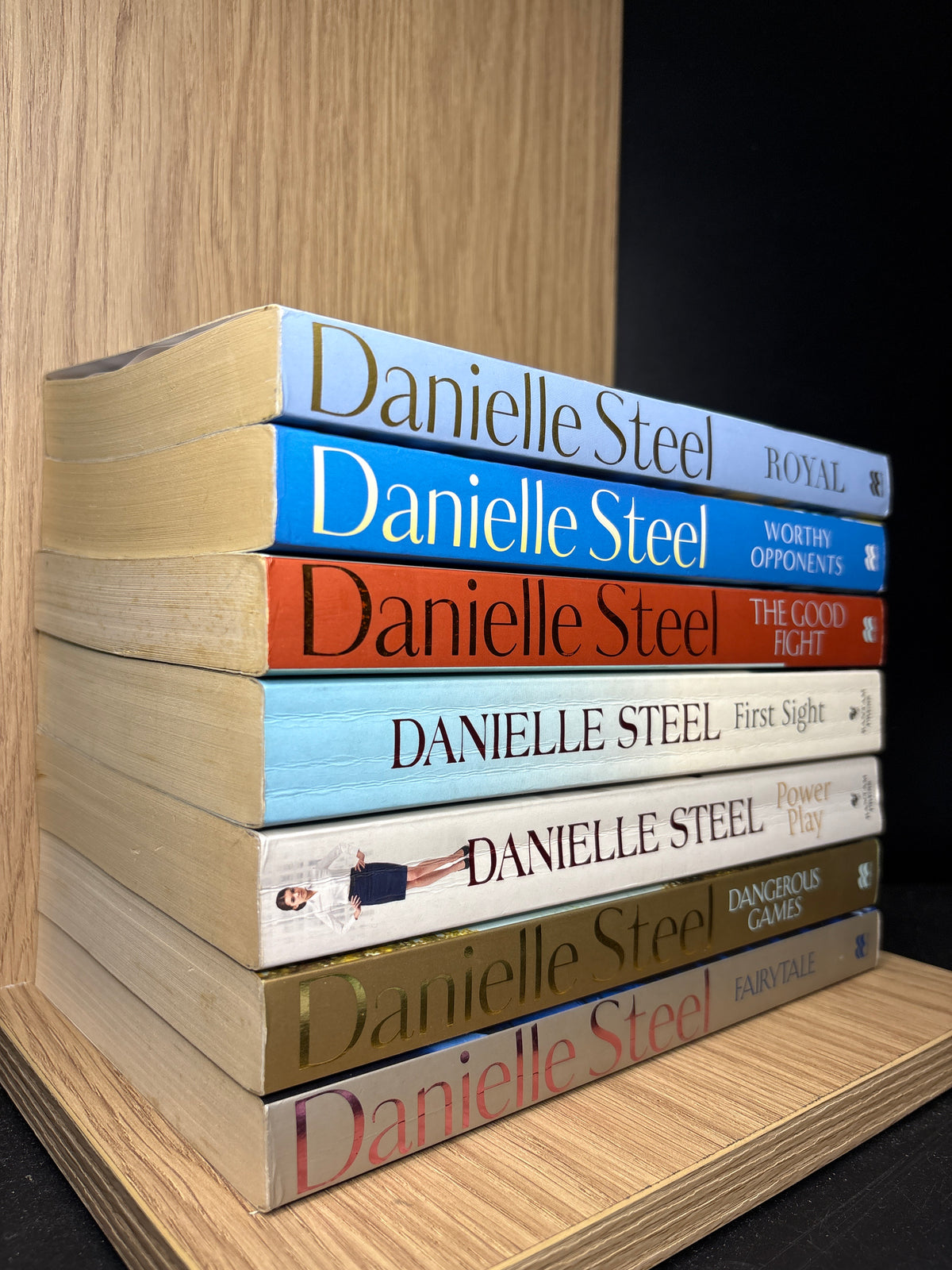 STEEL, Danielle Assorted Standalone Titles Bundle of 7 (Min. fair condition)