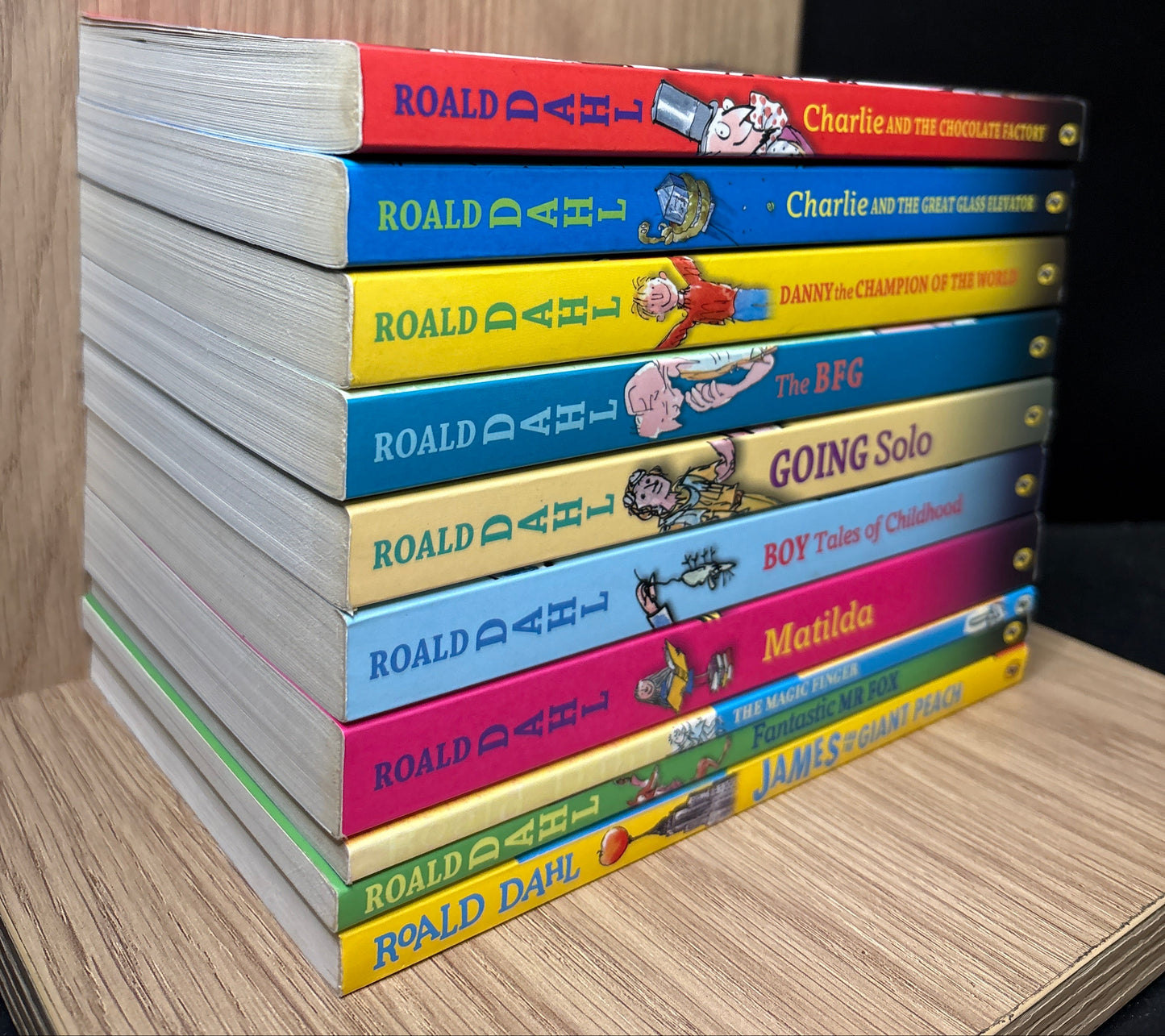 DAHL, Roald Assorted Standalone Titles Bundle of 10 (Min. good condition)