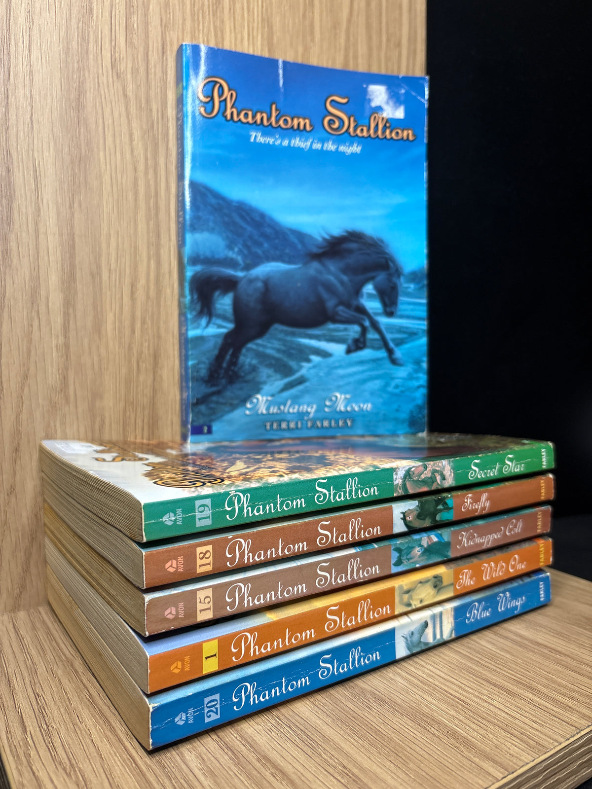 FARLEY, Terri 'Phantom Stallion' Series Assorted Standalone Titles #1,2,15,18,19,20 Bundle of 6 (Min. good condition)