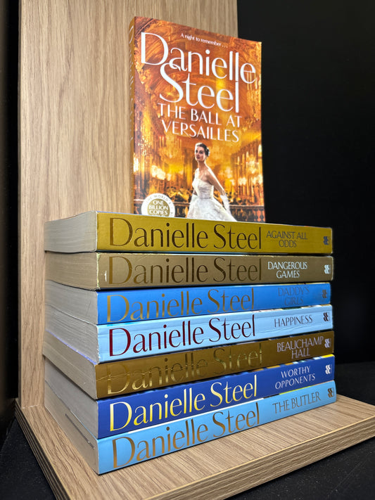 STEEL, Danielle Assorted Standalone Titles Bundle of 8 (Min. good condition)