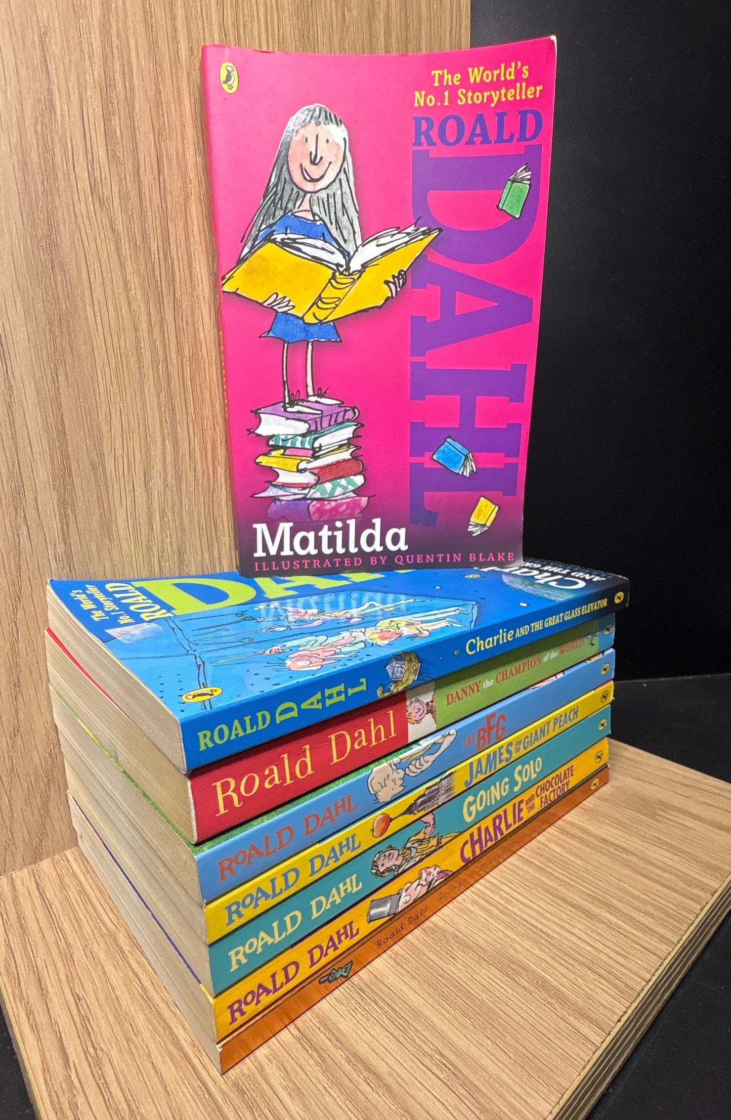 DAHL, Roald Assorted Standalone Titles Bundle of 8 (Min. good condition)