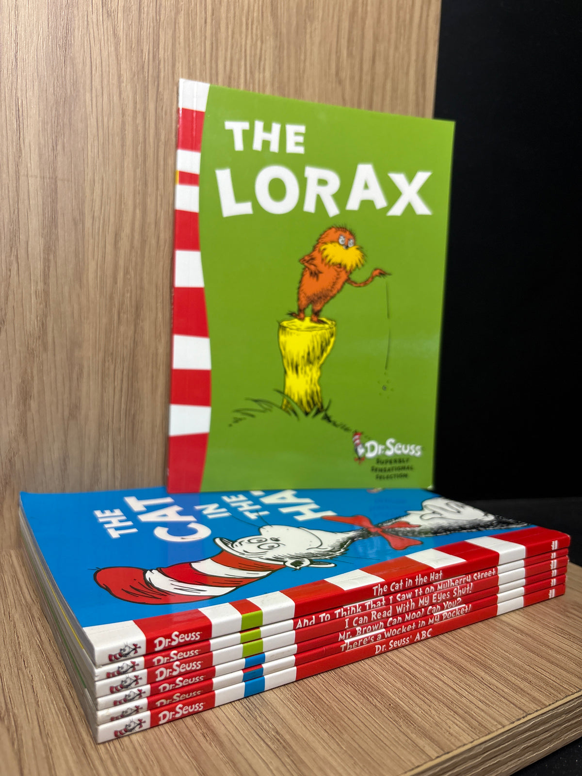 DR SUESS Assorted Standalone Titles Bundle of 7 (Min. good condition)