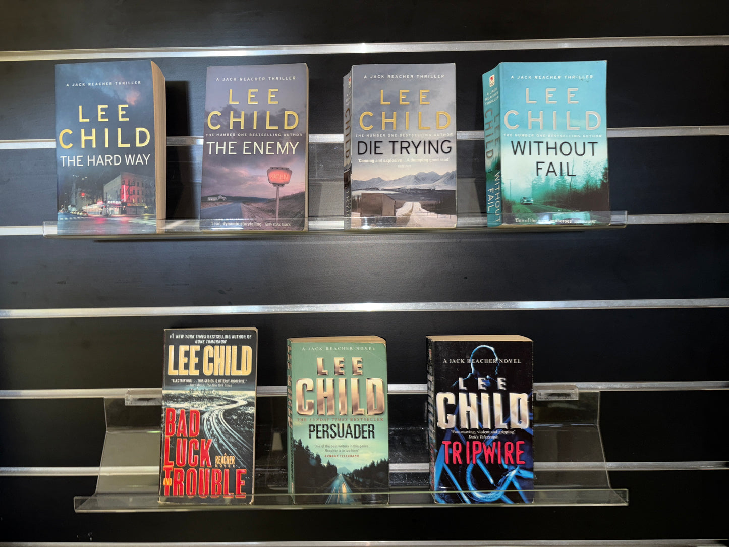 CHILD, Lee - Bundle of 7 - Standalone Titles in Jack Reacher Series (Min. fair condition)