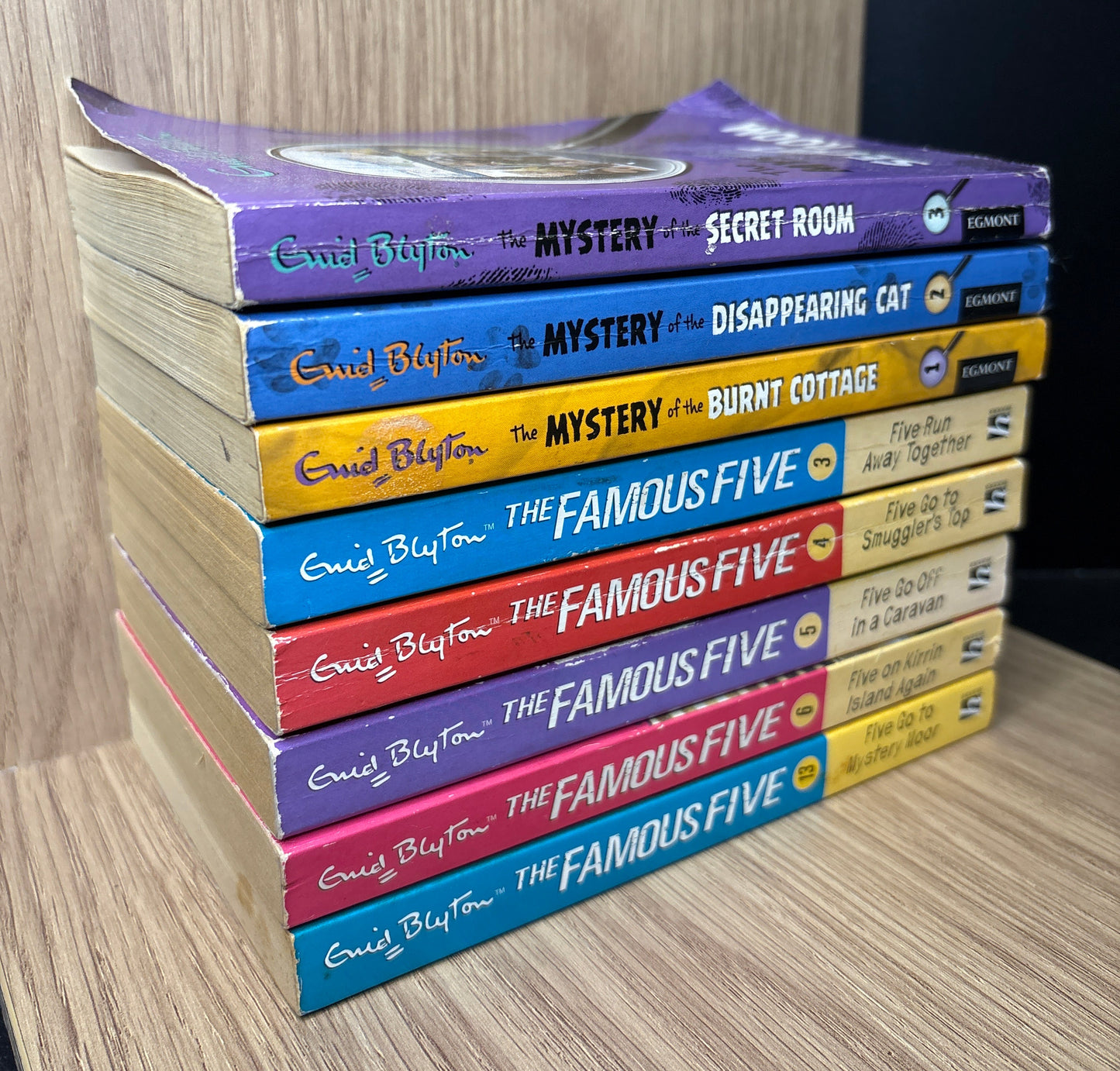 BLYTON, Enid 'Famous Five' and 'Mystery' Series Assorted Titles Bundle of 8 (Min. fair condition)