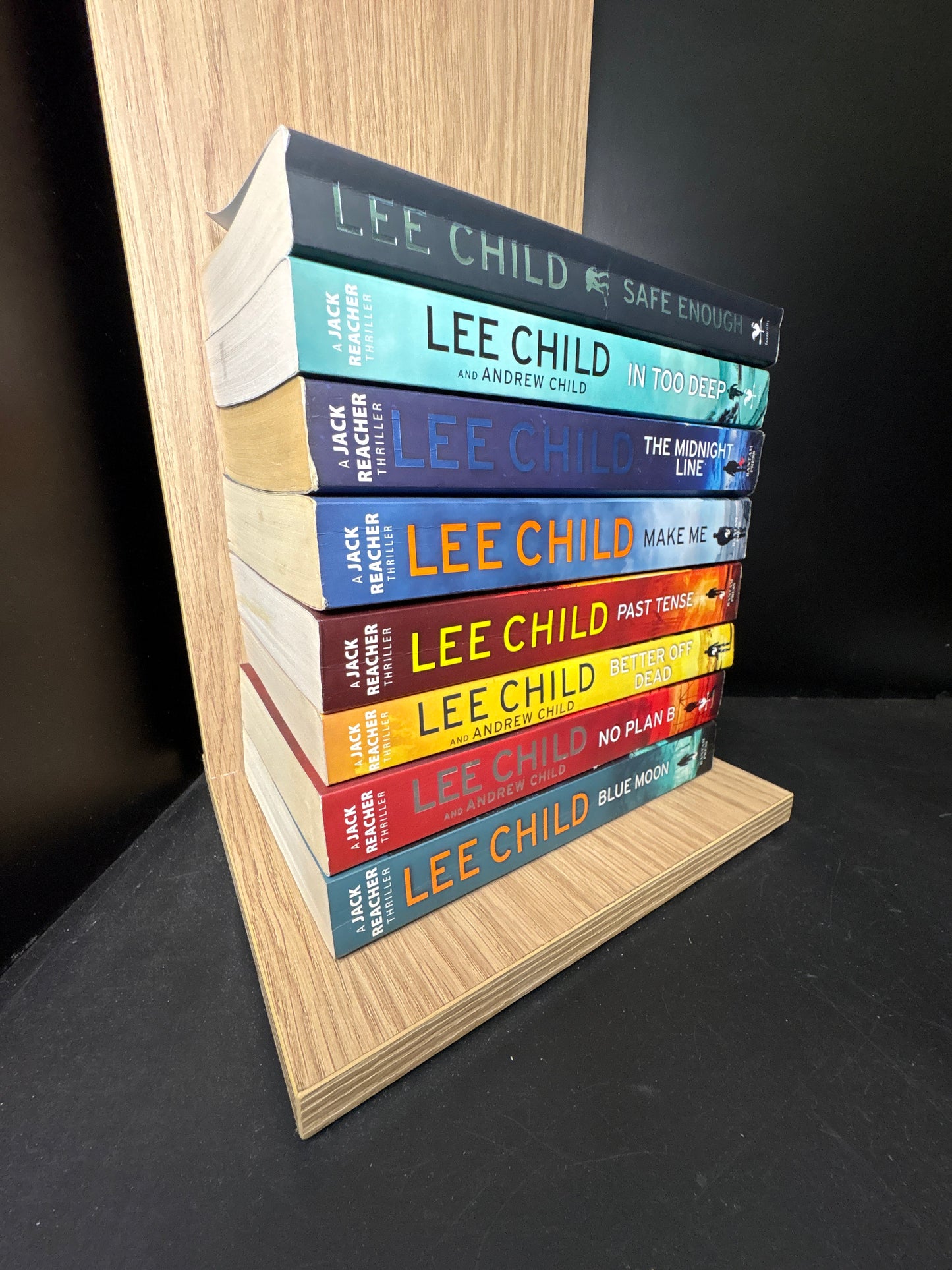 CHILD, Lee - Bundle of 8 - Assorted Jack Reacher Series Titles and Bonus Short Stories (Min fair condition)