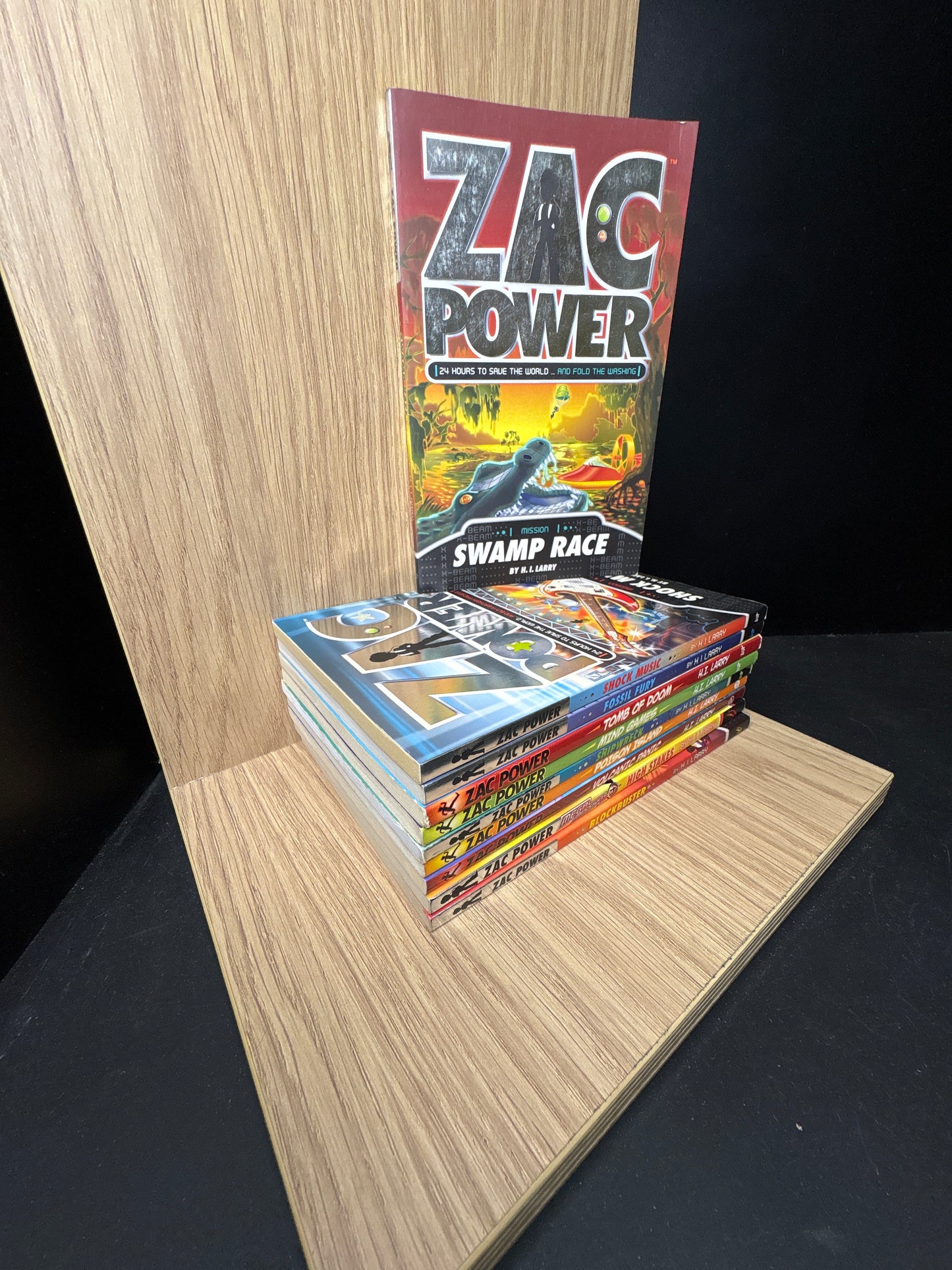 LARRY, H. I - Bundle of 10 - Assorted Titles in Zac Power series (Min. fair condition)