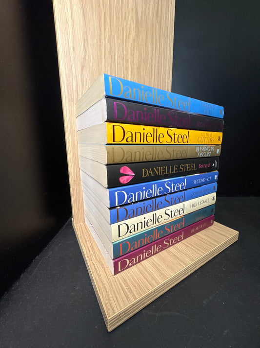 STEEL, Danielle - Bundle of 10 Standalone Titles (min. fair condition)