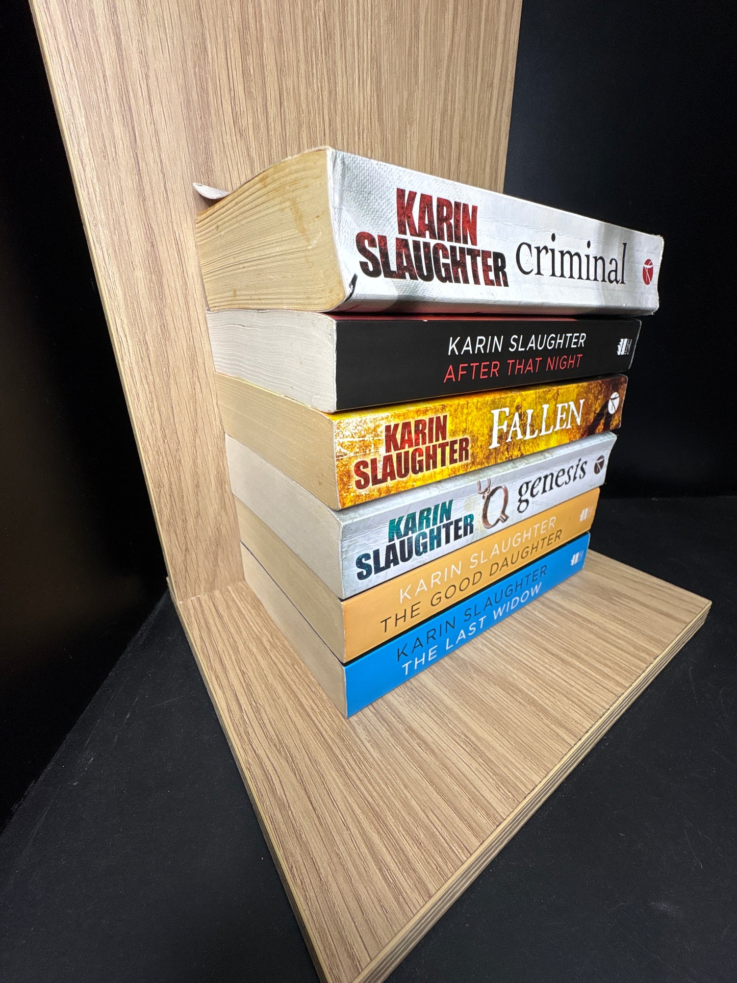 SLAUGHTER, Karin - Bundle of 6 Assorted Titles/ Series (Min. fair condition)