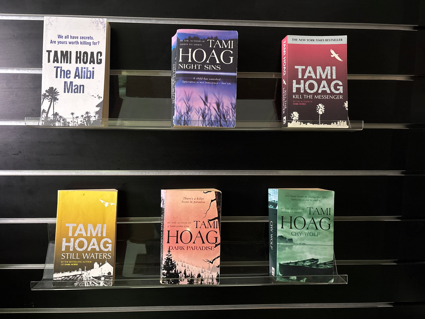 HOAG, Tami - Bundle of 6 - Assorted Titles (Min. fair condition)