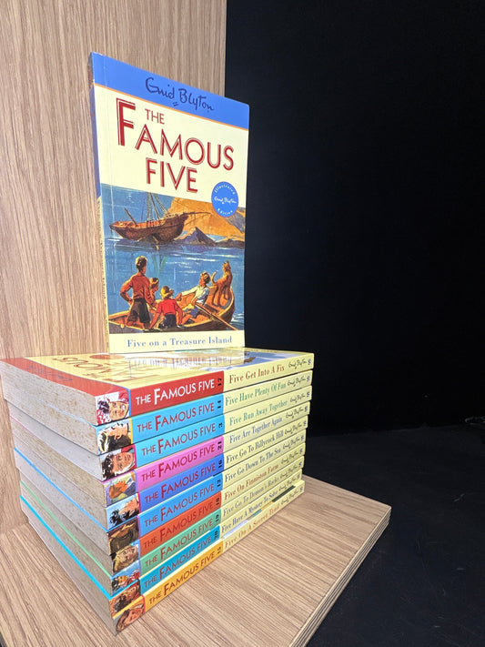 BYLTON, Enid - Bundle of 11 - Selected Titles in Famous Five Series (Min. fair condition)