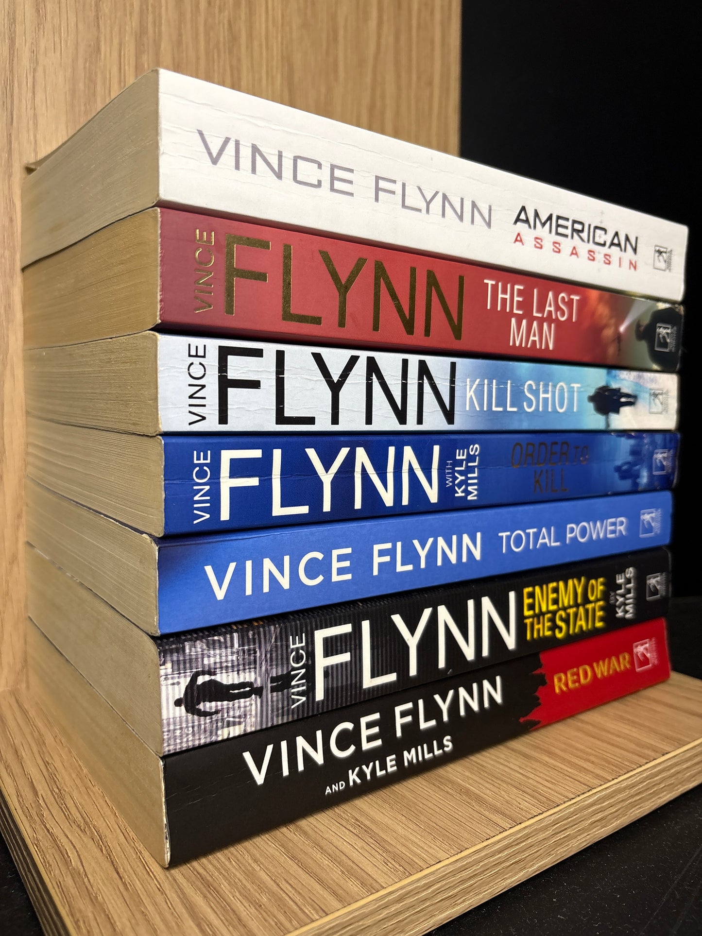 FLYNN, Vince 'Mitch Rapp' Assorted Titles Bundle of 6 (Min. fair condition)
