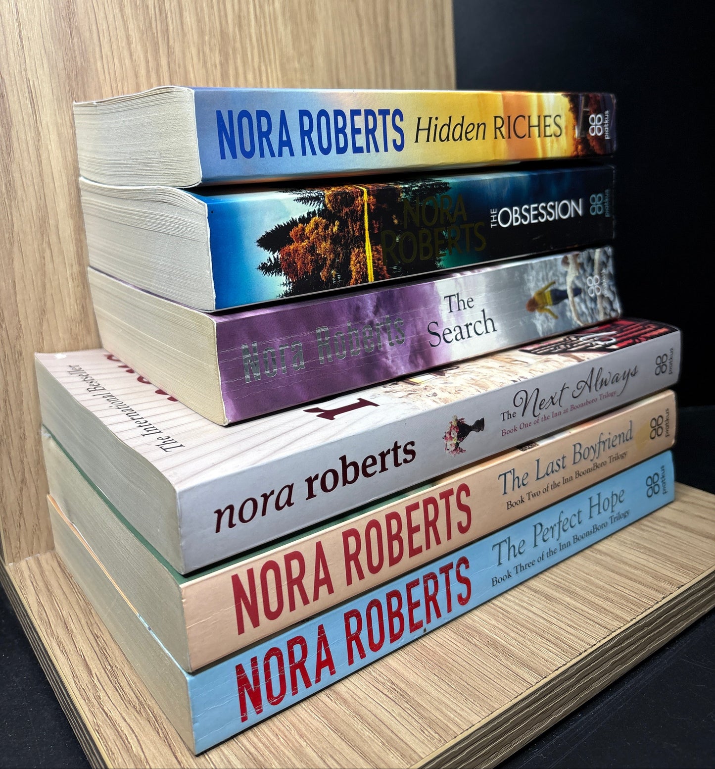 ROBERTS, Nora 'Inn Boonsboro' Complete Trilogy plus 3 Standalone Titles Bundle of 6 (Min Fair Condition)