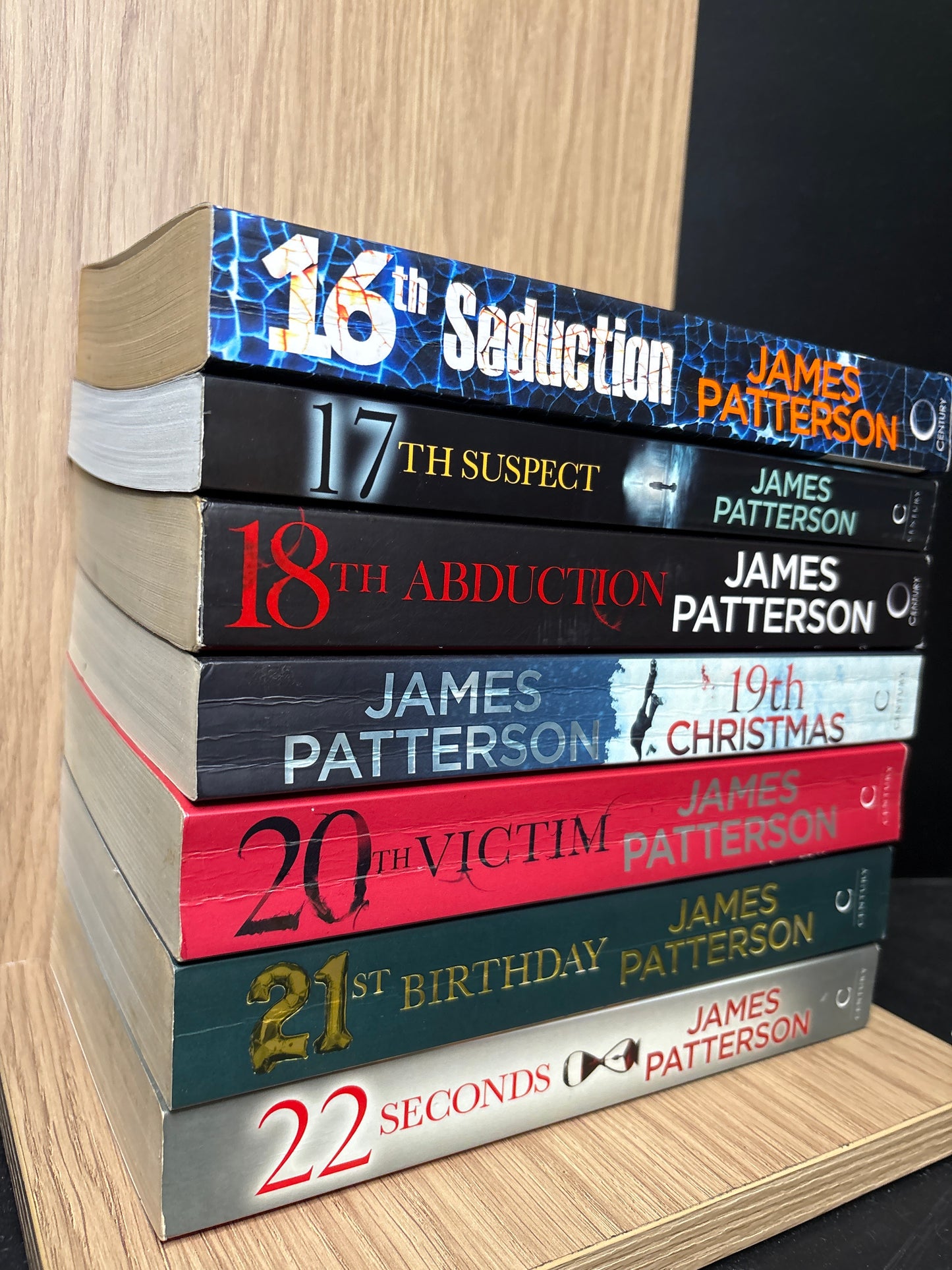 PATTERSON, James 'Women's Murder Club' Series Books #16-22 Bundle of 7 (Min. fair condition)