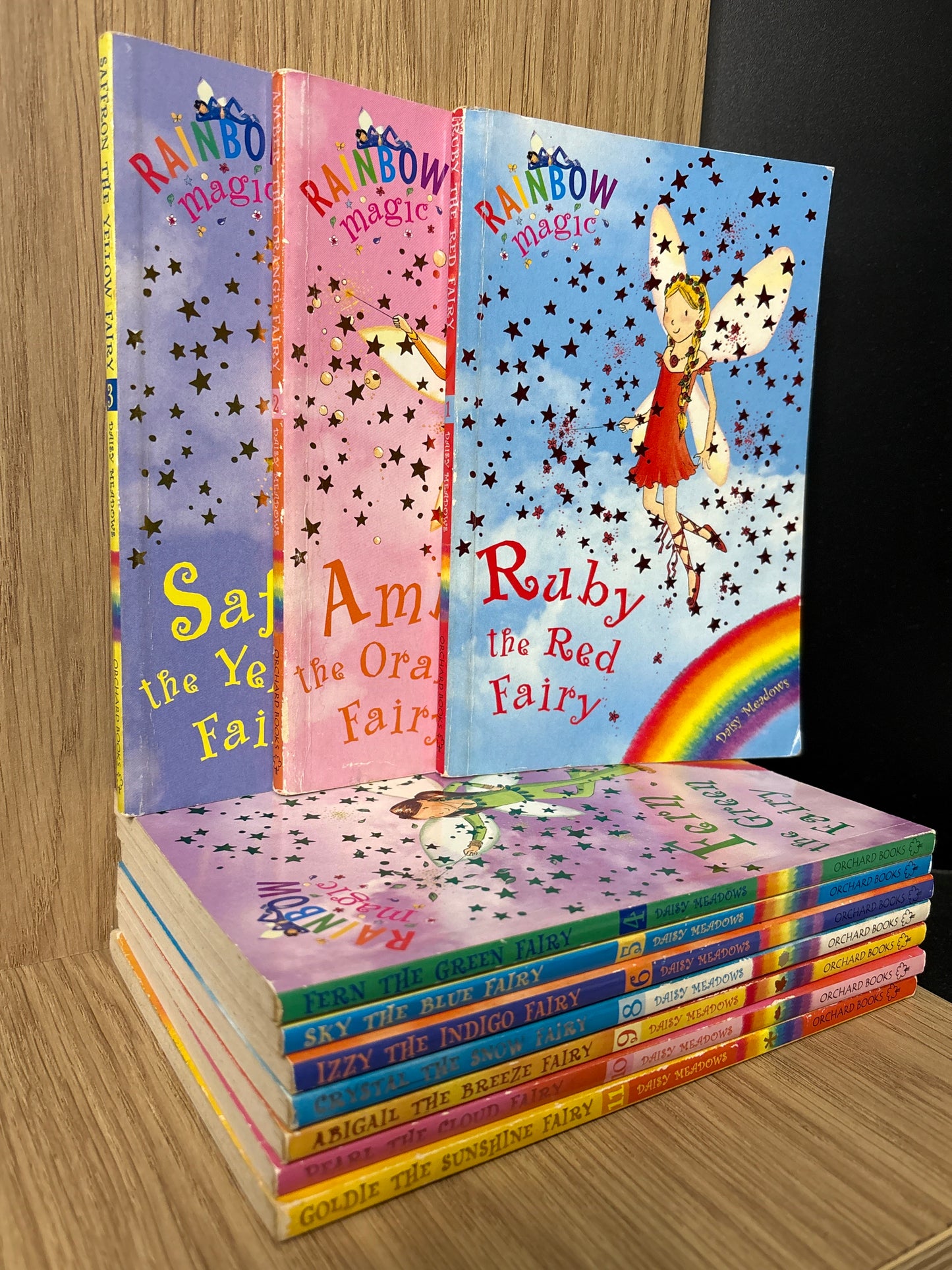 MEADOWS, Daisy 'Rainbow Magic Fairies' Assorted Titles Bundle of 10 (Min. fair condition)