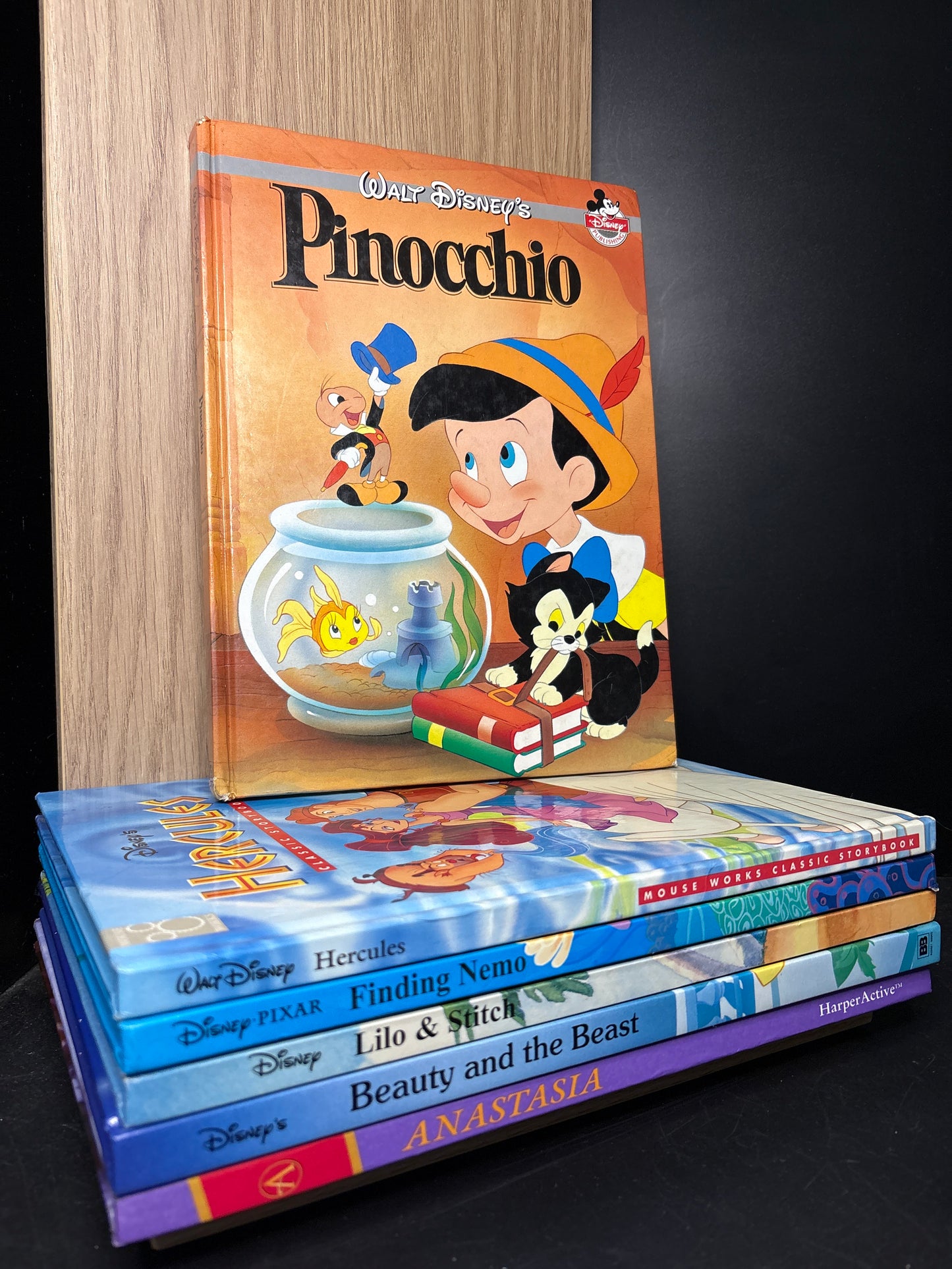 CHILDREN'S PICTURE BOOKS Bundle of 6 Titles (Min. Fair condition)