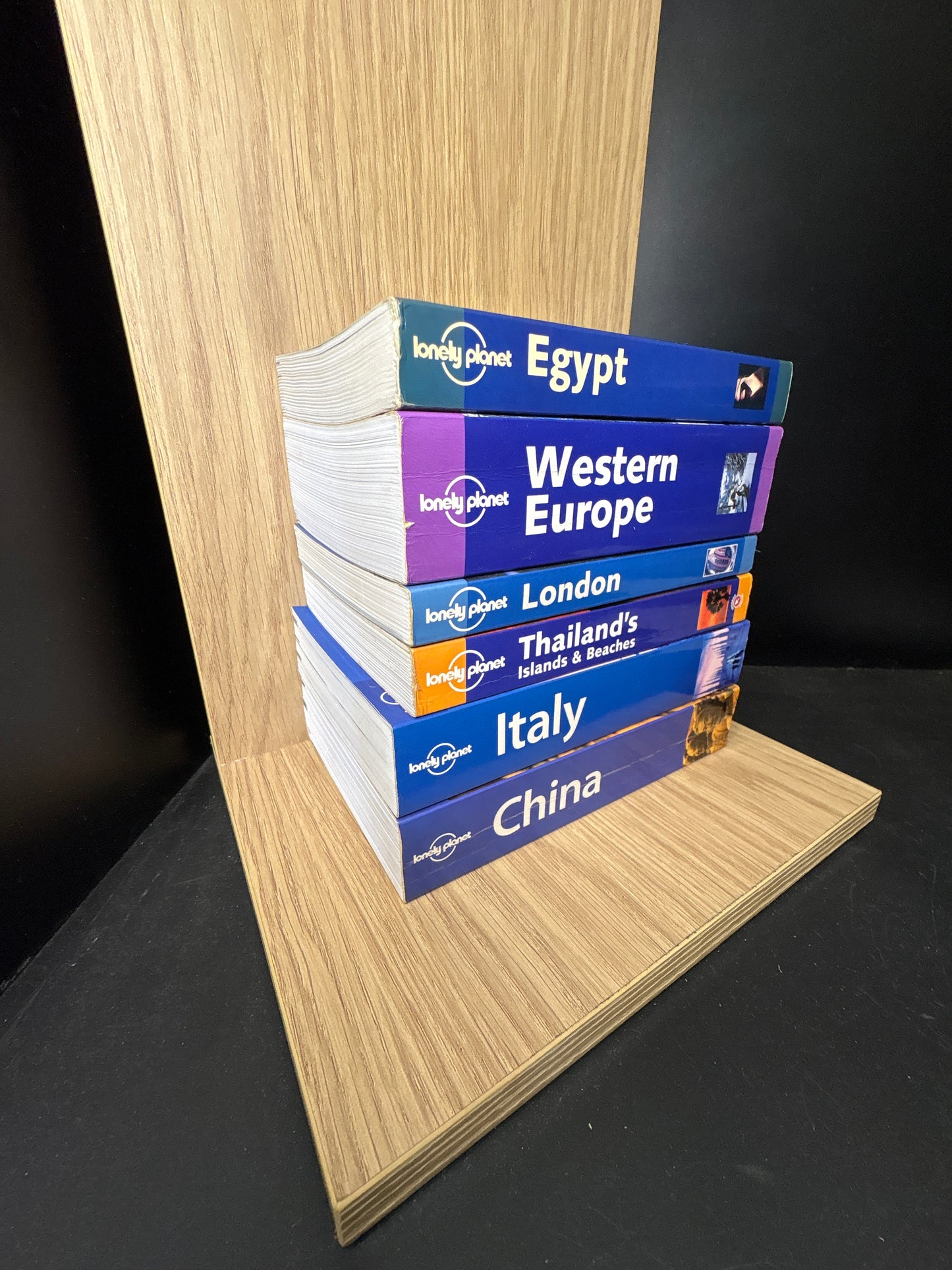 LONELY PLANET Bundle of 6 - Assorted Travel Guides (Min. fair condition)