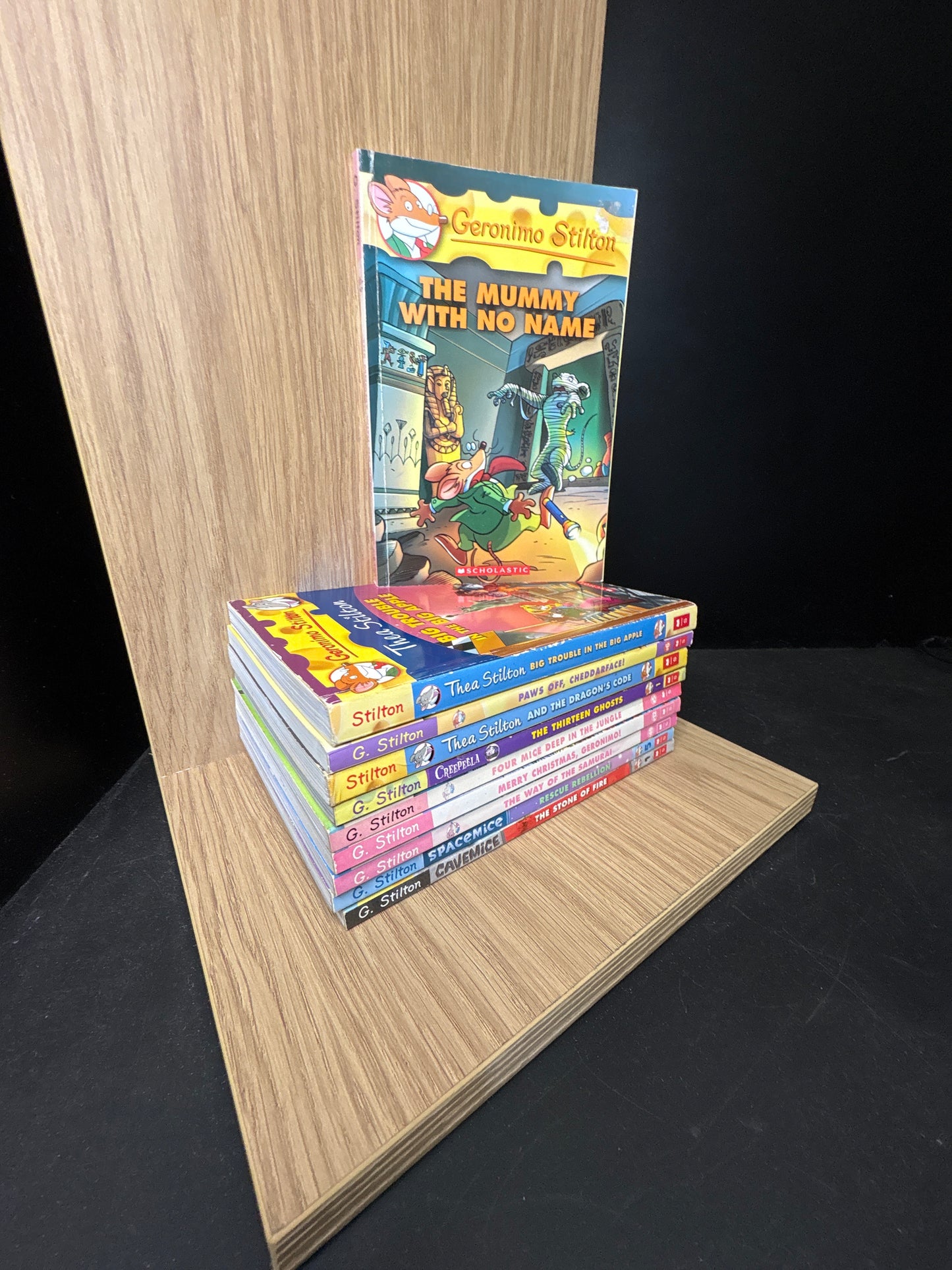 STILTON, Geronimo - Bundle of 10 - Assorted Geronimo & Thea Stilton Titles (Min. fair condition)