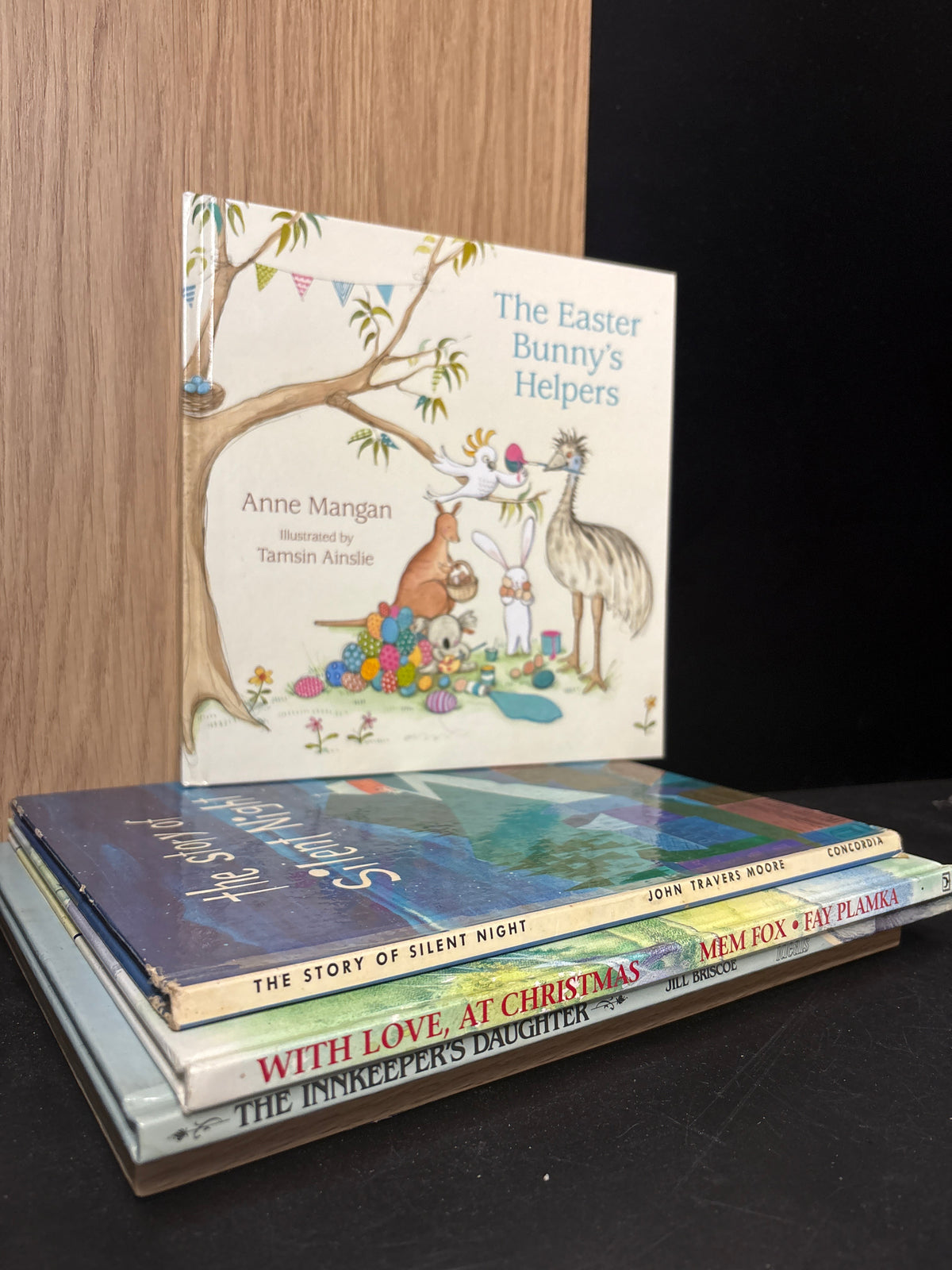 KIDS PICTURE BOOKS Assorted Standalone Titles Various Authors Bundle of 4 (Min. fair condition)