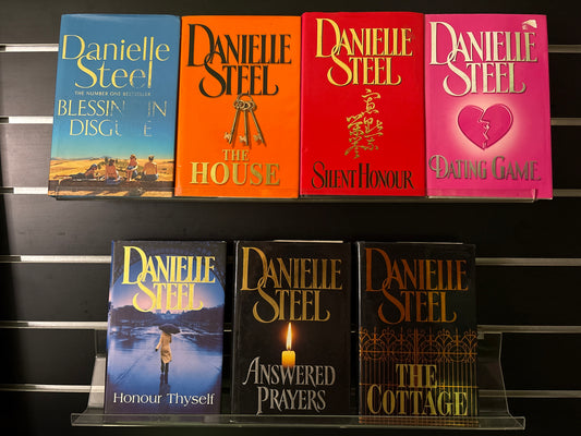 STEEL, Danielle Assorted Standalone Titles Bundle of 7 (Min. fair condition)