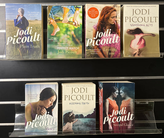 PICOULT, Jodi  Standalone Titles Bundle of 7 (Min. good condition)