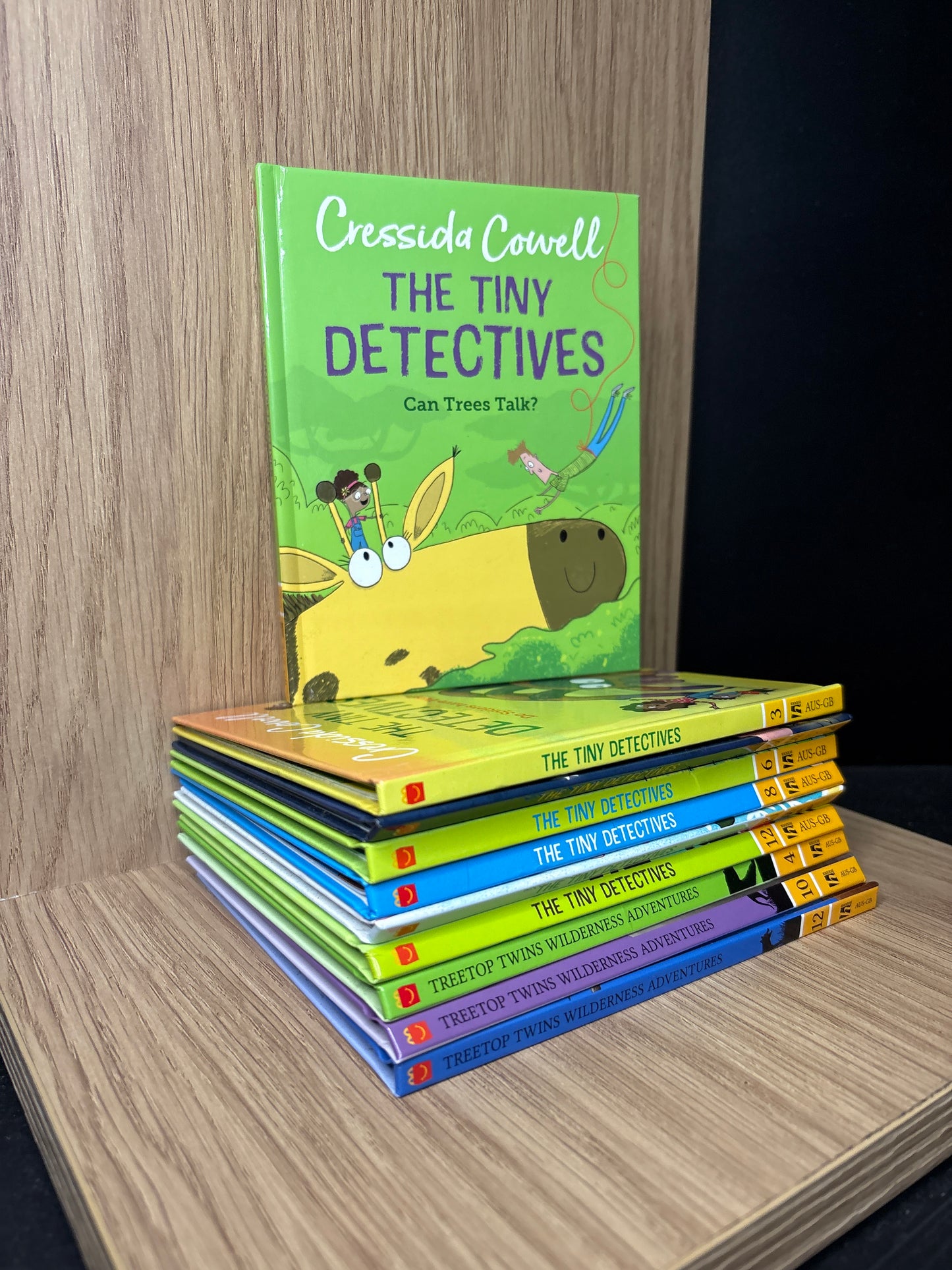COWELL, Cressida Assorted Titles Bundle of 10 (Min. good condition)