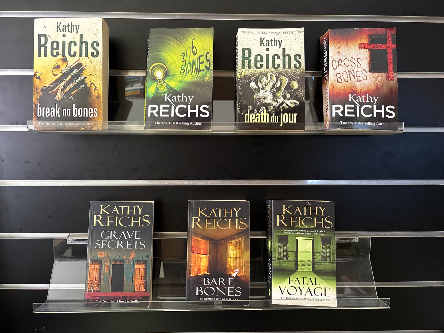 REICHS, Kathy 'Temperance Brennan/ Bones' Series - Bundle of 7 Assorted Titles (Min. fair condition)