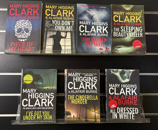 CLARK, Mary Higgins 'Under Suspicion' series #1-7 Bundle of 7 (Min. fair Condition)