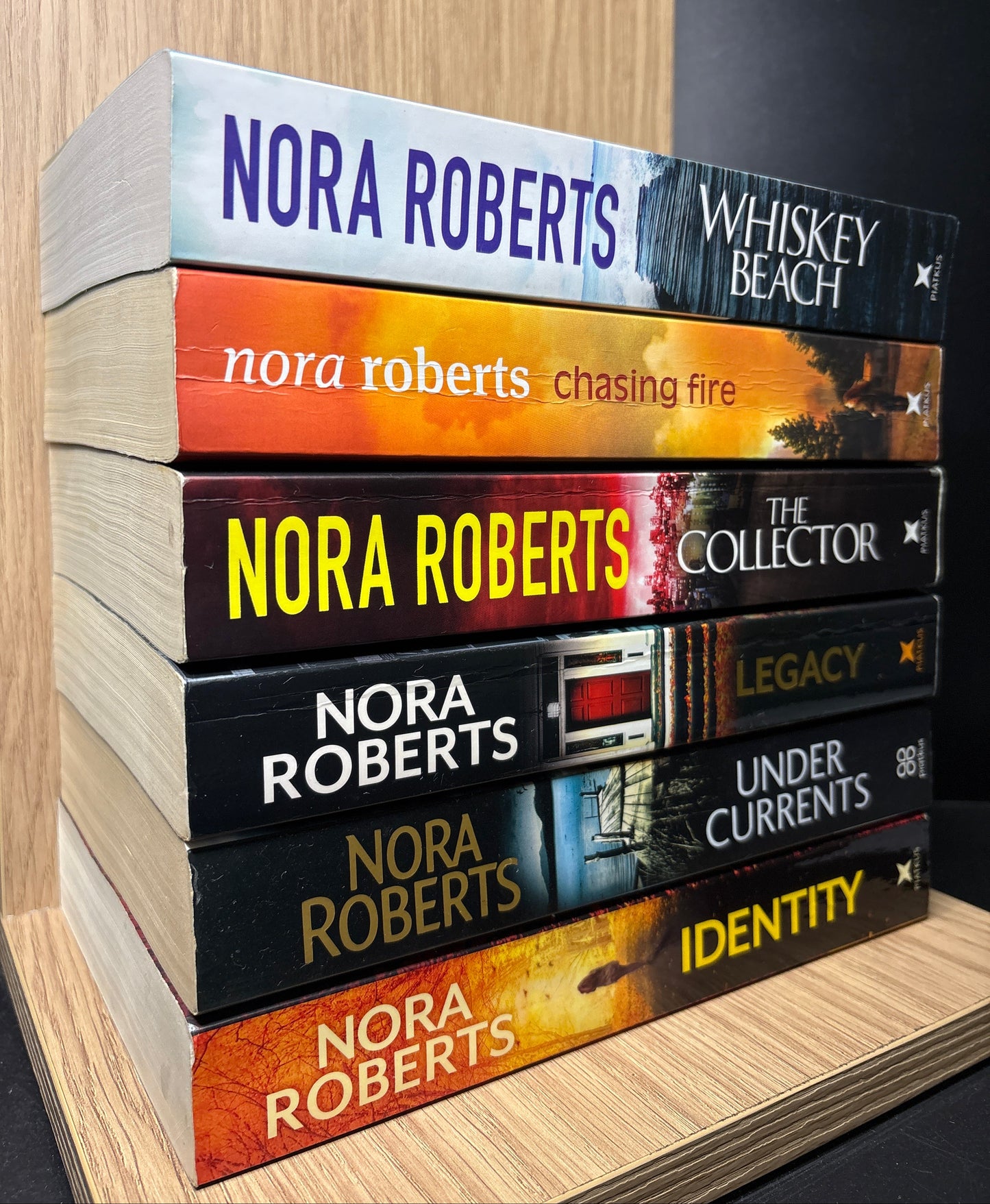 ROBERTS, Nora  Assorted Standalone Titles Bundle of 6 (Min. fair condition)