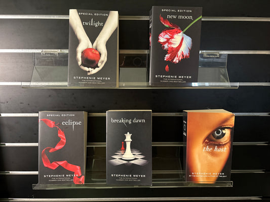 MEYER Stephanie - Bundle of 5 - Twilight Series 1-4 + Bonus Title: The Host (Min. good condition)