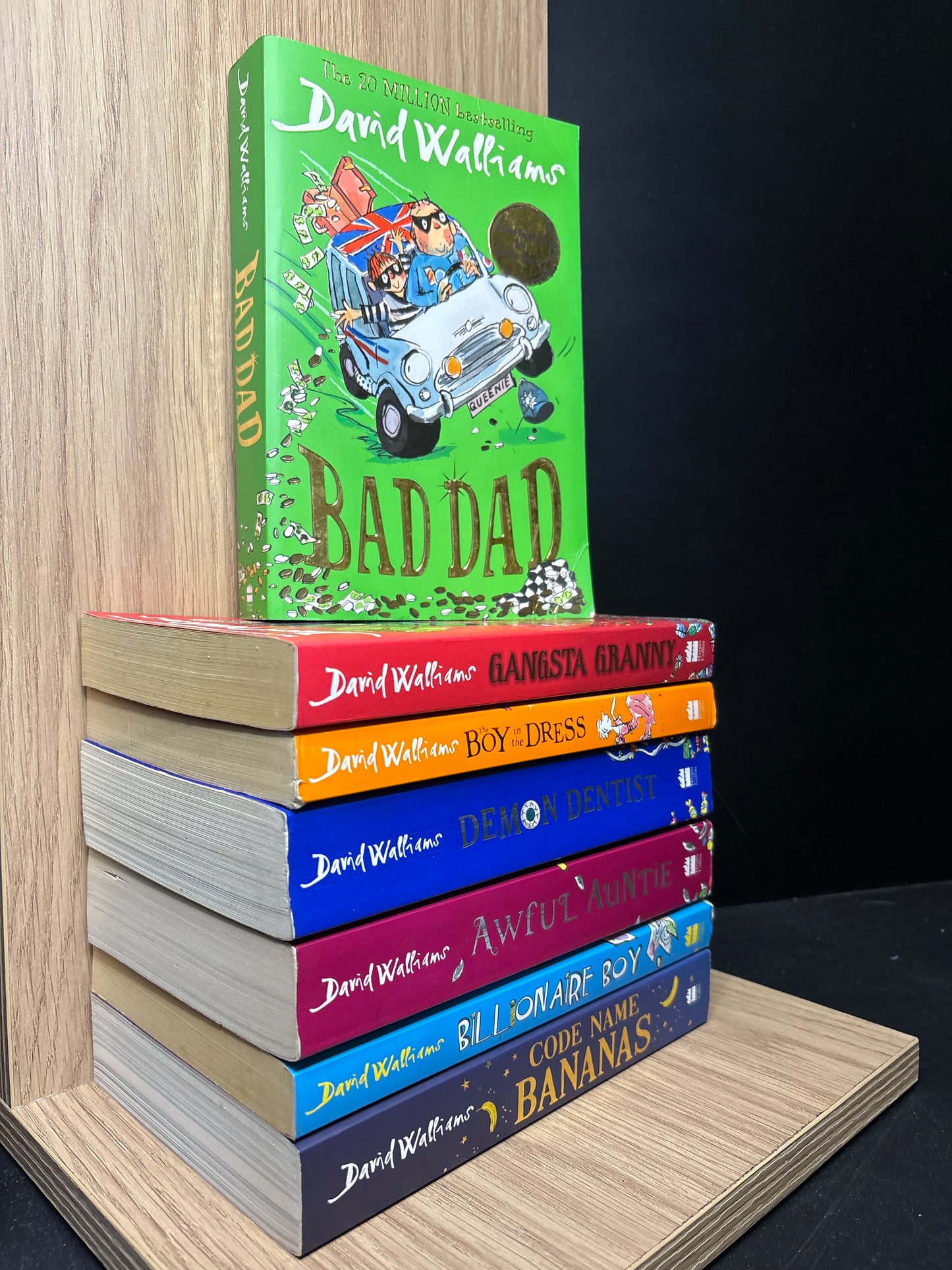 WALLIAMS, David Assorted Titles Bundle of 7 (Min. fair condition)