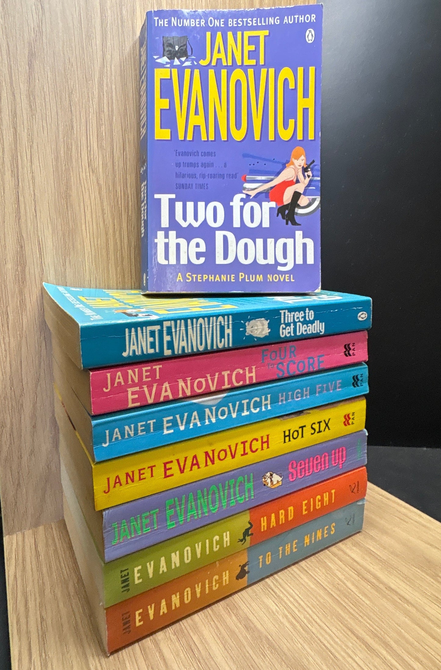 EVANOVICH, Janet: 'Stephanie Plum' Series - Bundle of 8 Books -Books #2 - 9 (Min. fair condition)