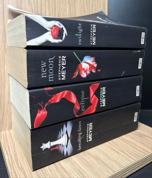 MEYER, Stephanie 'Twilight' Original Series/ Complete: Bundle of 4 (Min. fair condition)