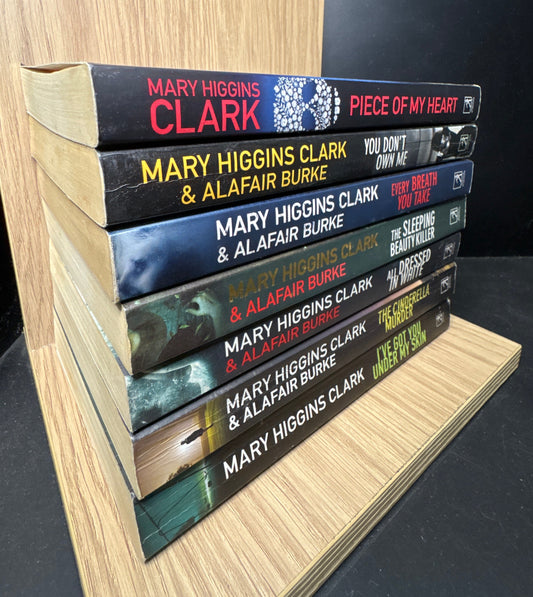 CLARK, Mary Higgins 'Under Suspicion' series #1-7 Bundle of 7 (Min. fair Condition)