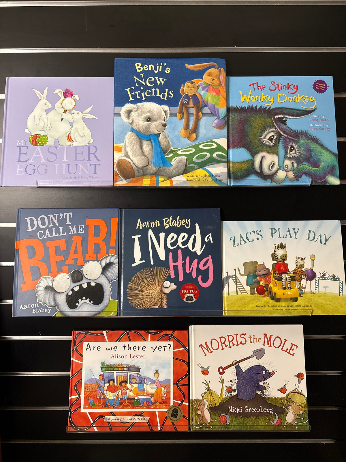 LARGE YOUNG READERS Assorted Standalone Titles Bundle of 8 (Min. good condition)