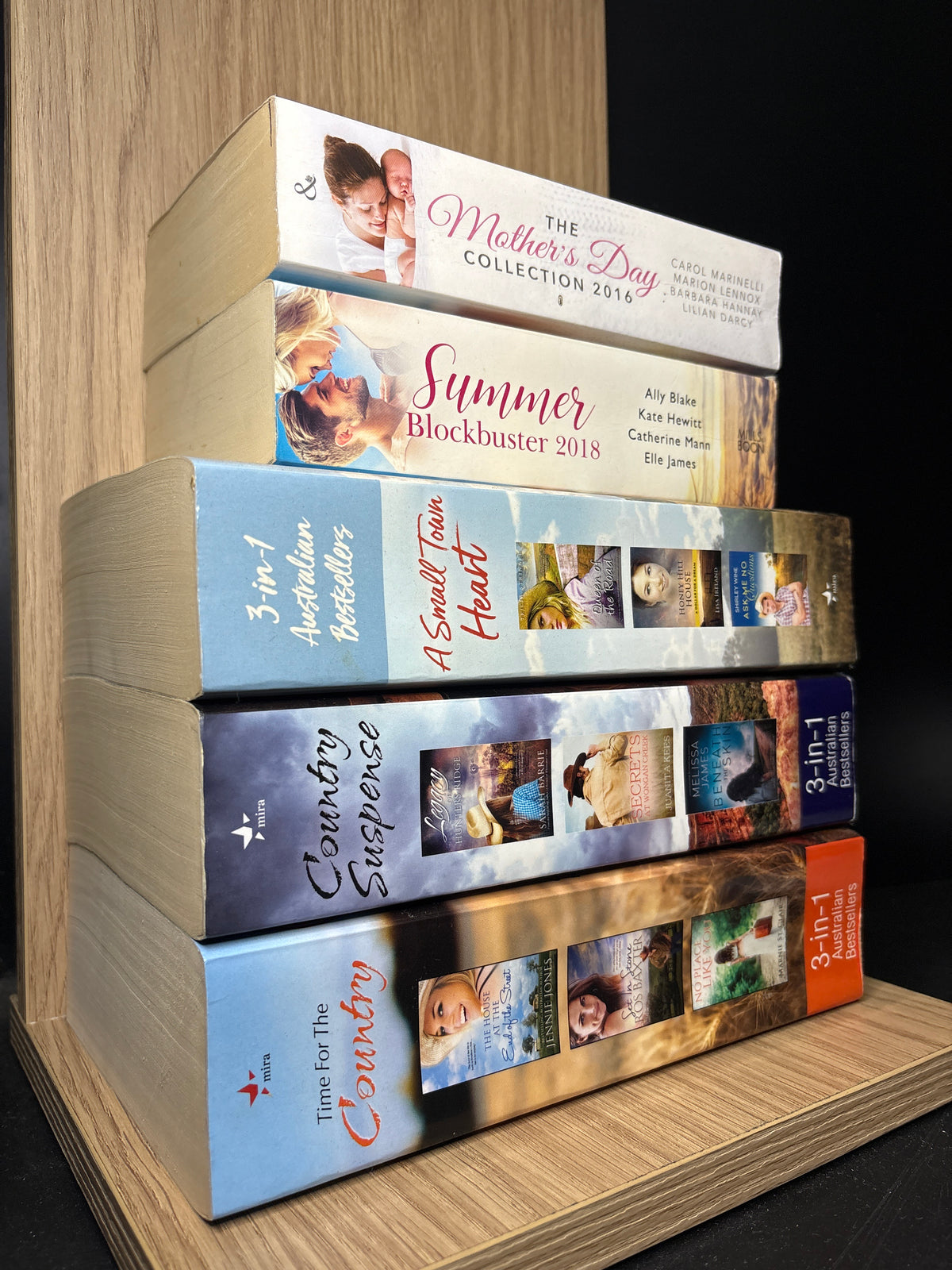 MILLS + BOON 3-in-1 Australian Best Sellers Assorted Standalone Titles Bundle of 5 (Min. fair condition)