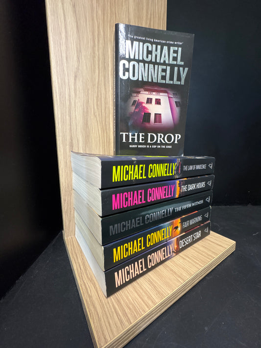 CONNELLY, Michael - Bundle of 6 - Assorted Titles (Min. good condition)