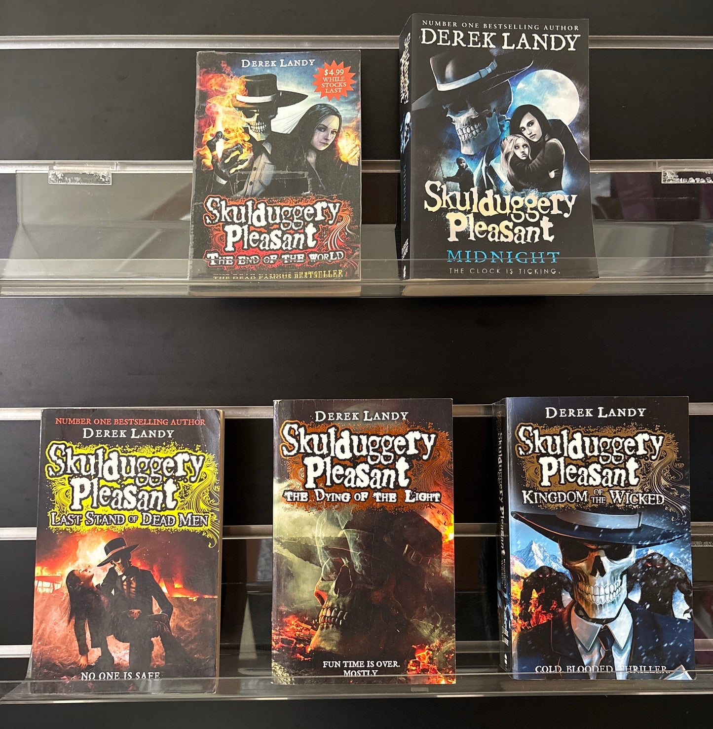 LANDY, Derek 'Skulduggery Pleasant' Assorted Standalone Titles Bundle of 5 (Min. fair condition)