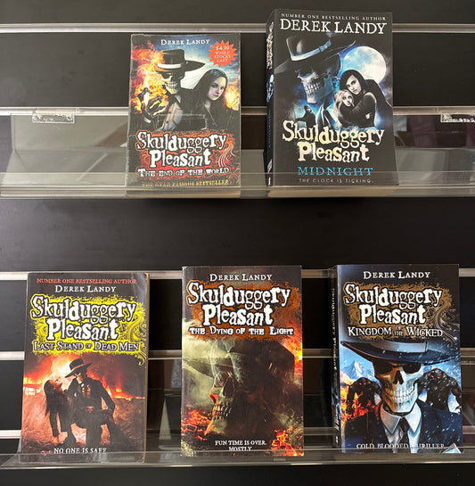 LANDY, Derek 'Skulduggery Pleasant' Assorted Standalone Titles Bundle of 5 (Min. fair condition)