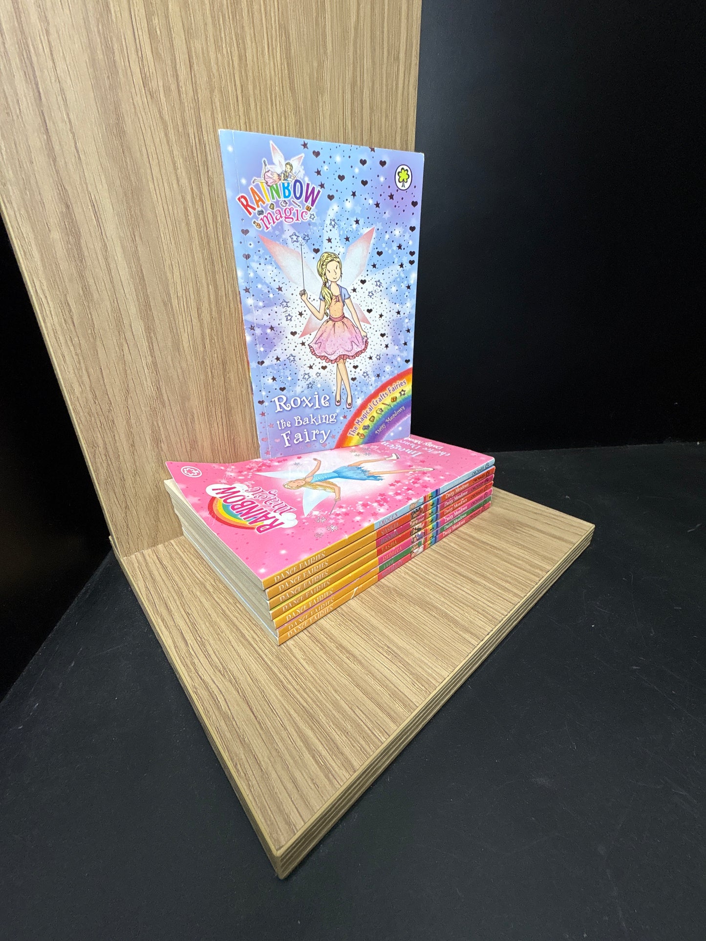 MEADOWS, Daisy - Bundle of 8 - #1-7 in The Rainbow Magic Fairies Series (Min. fair condition)