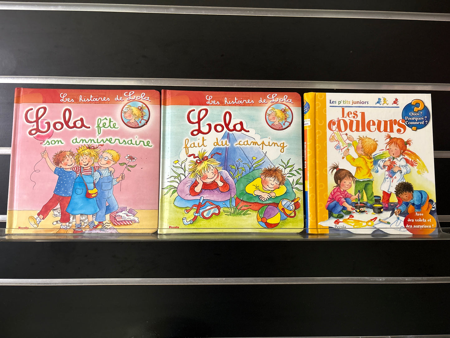 FRENCH TEXT: 'Les Histores de Lola' Series Assorted Titles Plus Bonus Title Bundle of 3 (Min. fair condition)